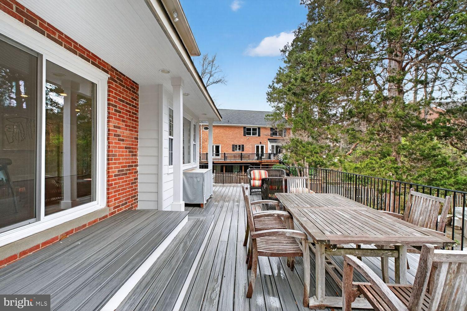 LYNWOOD - Residential