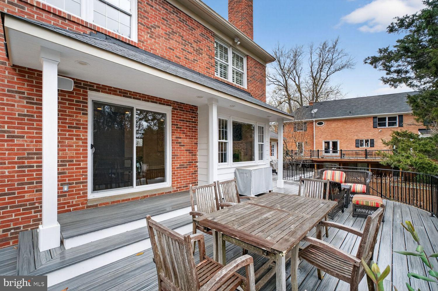 LYNWOOD - Residential