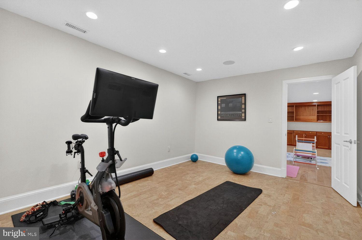 LYNWOOD - Residential