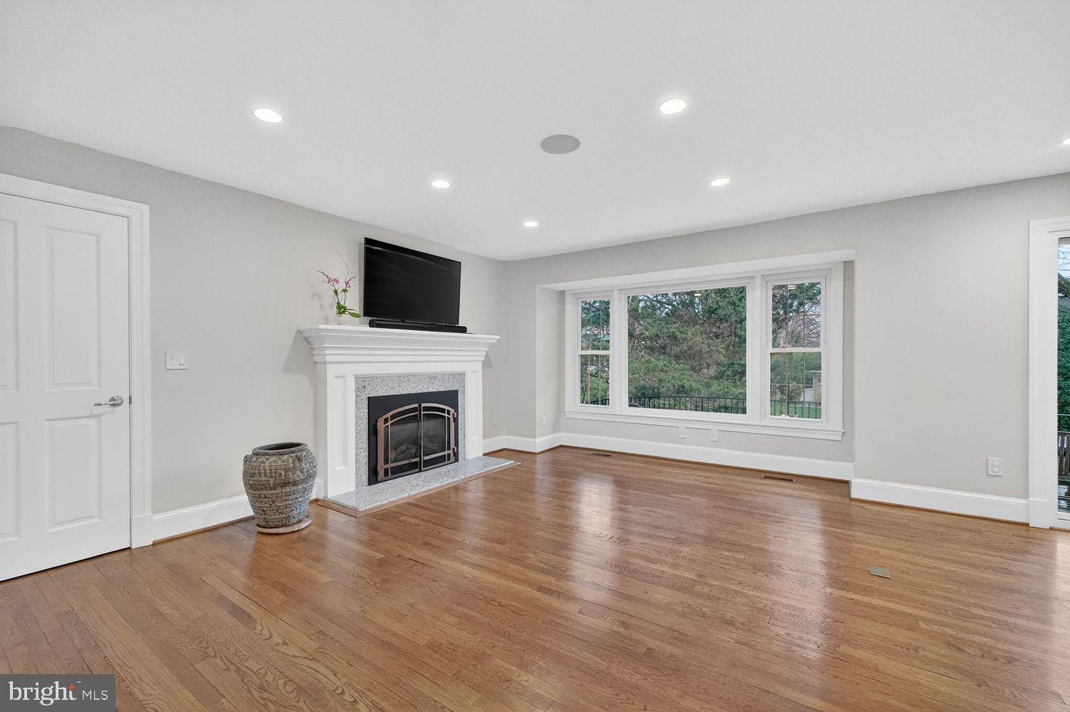 LYNWOOD - Residential