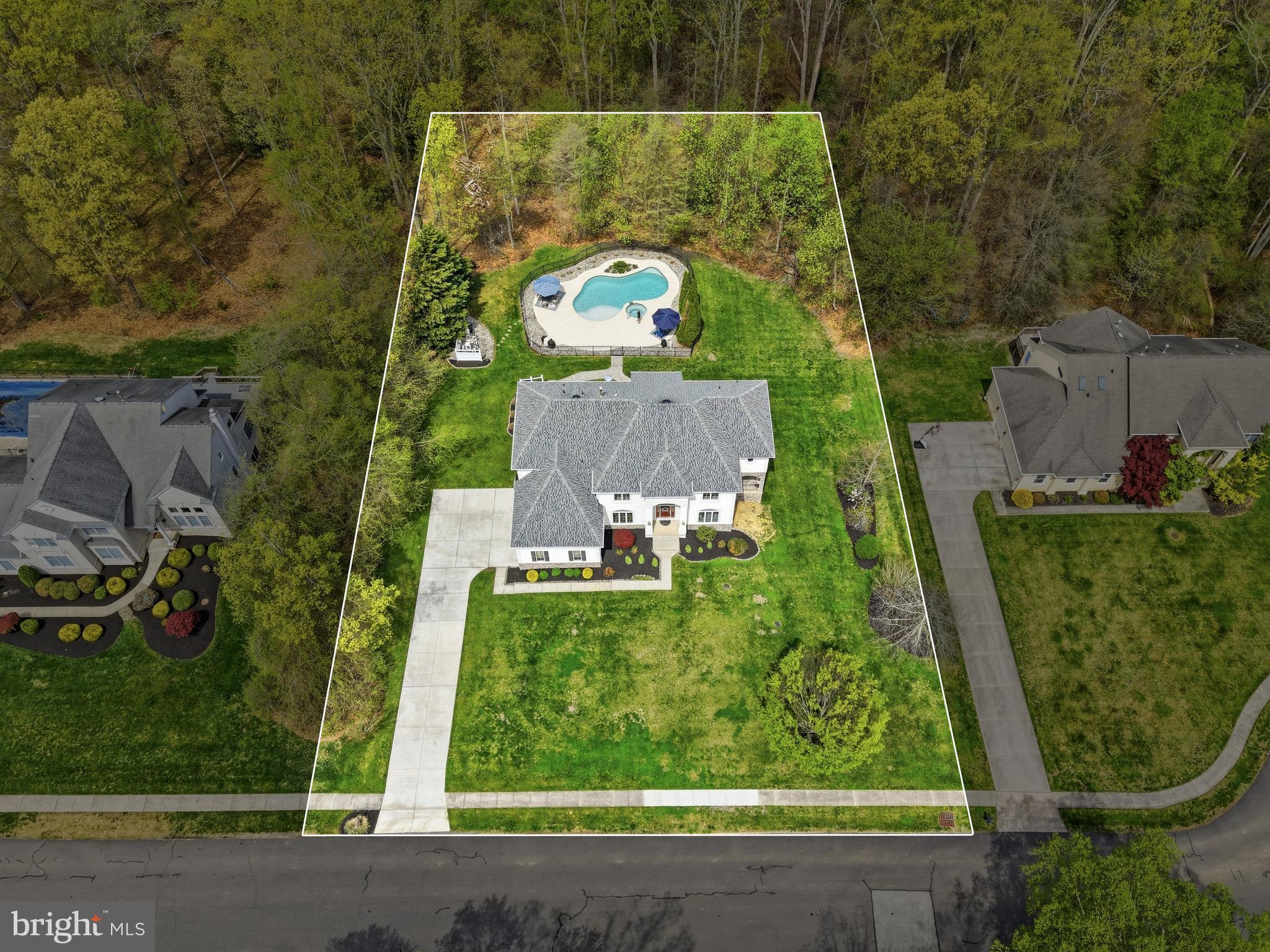 11 LANGE COURT