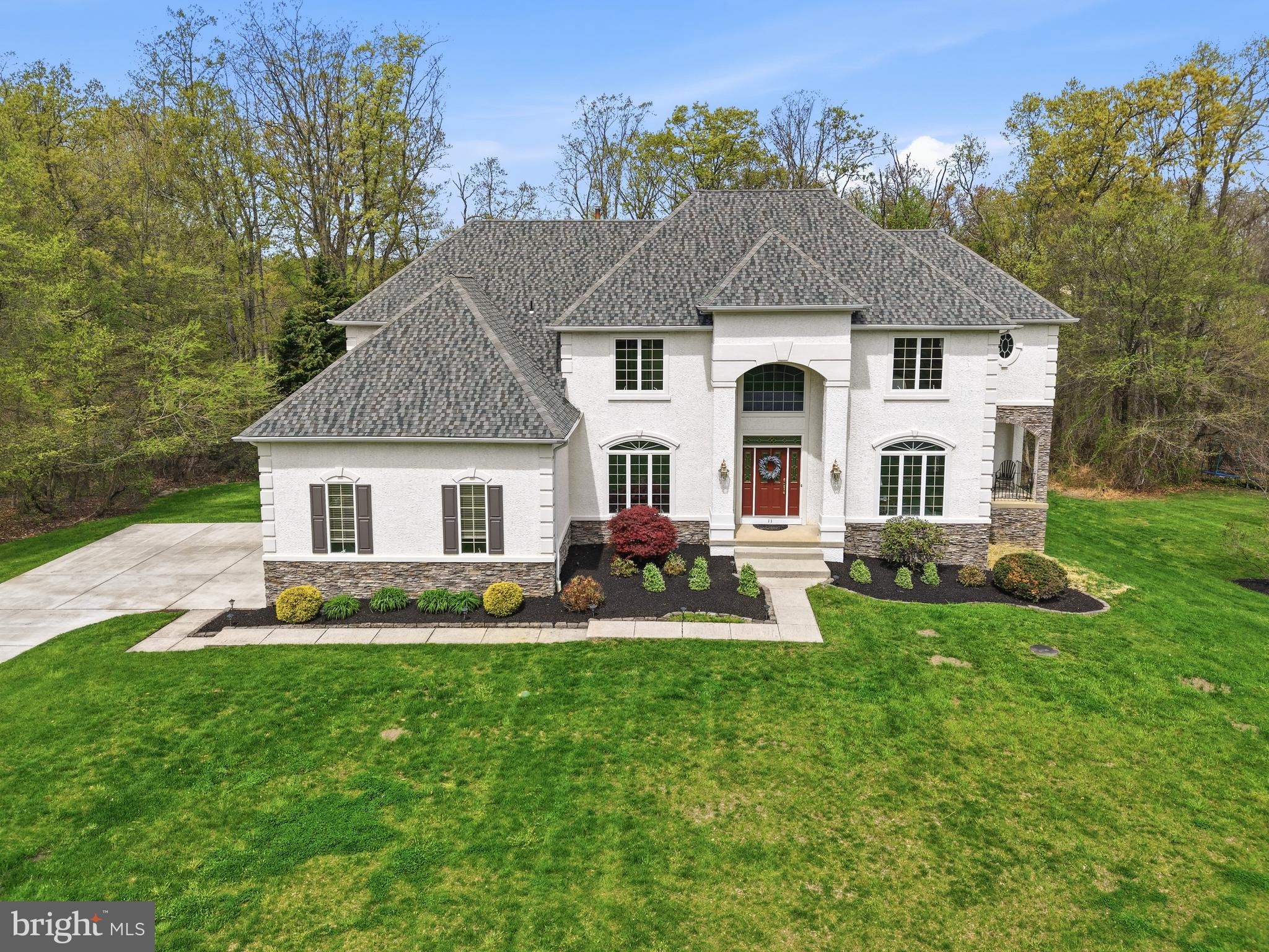 11 LANGE COURT