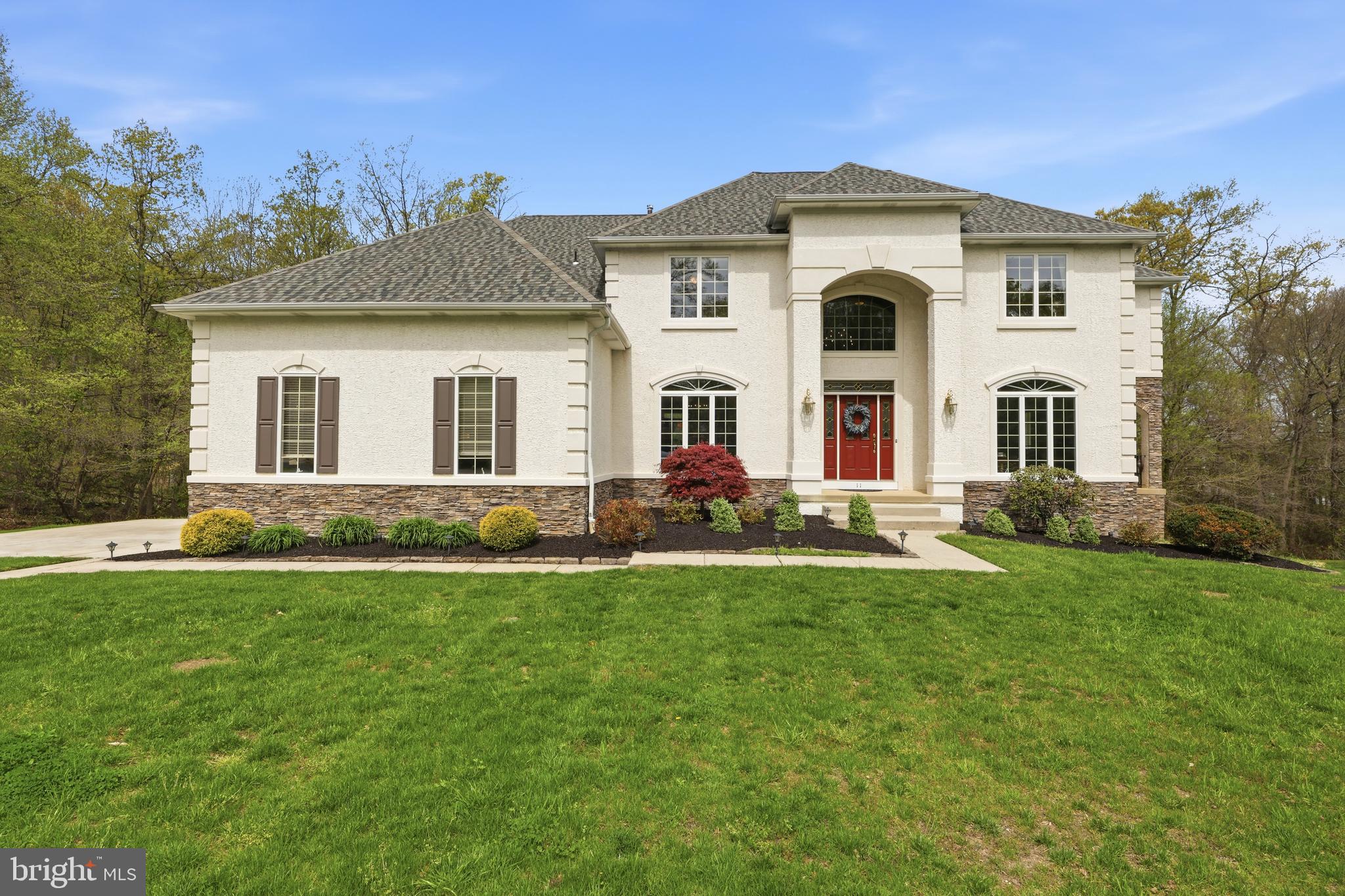 11 LANGE COURT