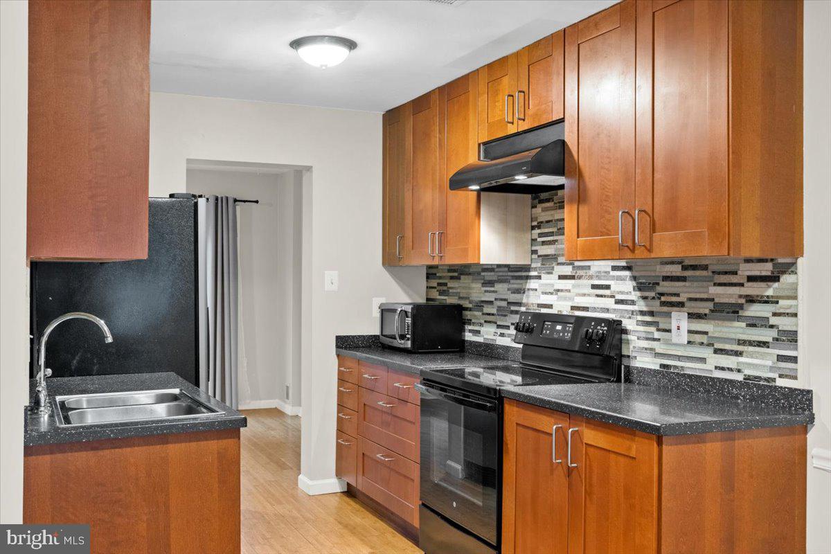 WILLOWCREST - Residential Lease