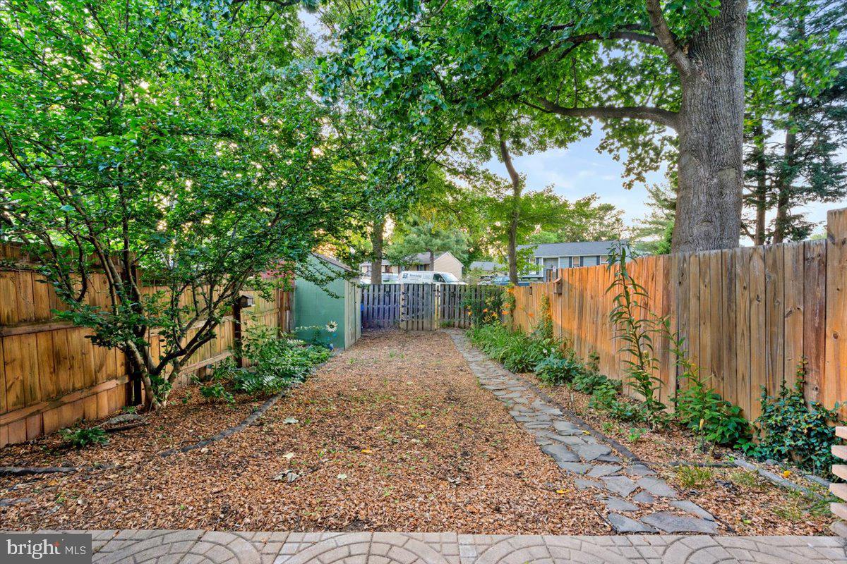 WILLOWCREST - Residential Lease