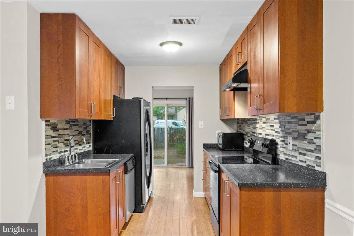 WILLOWCREST - Residential Lease