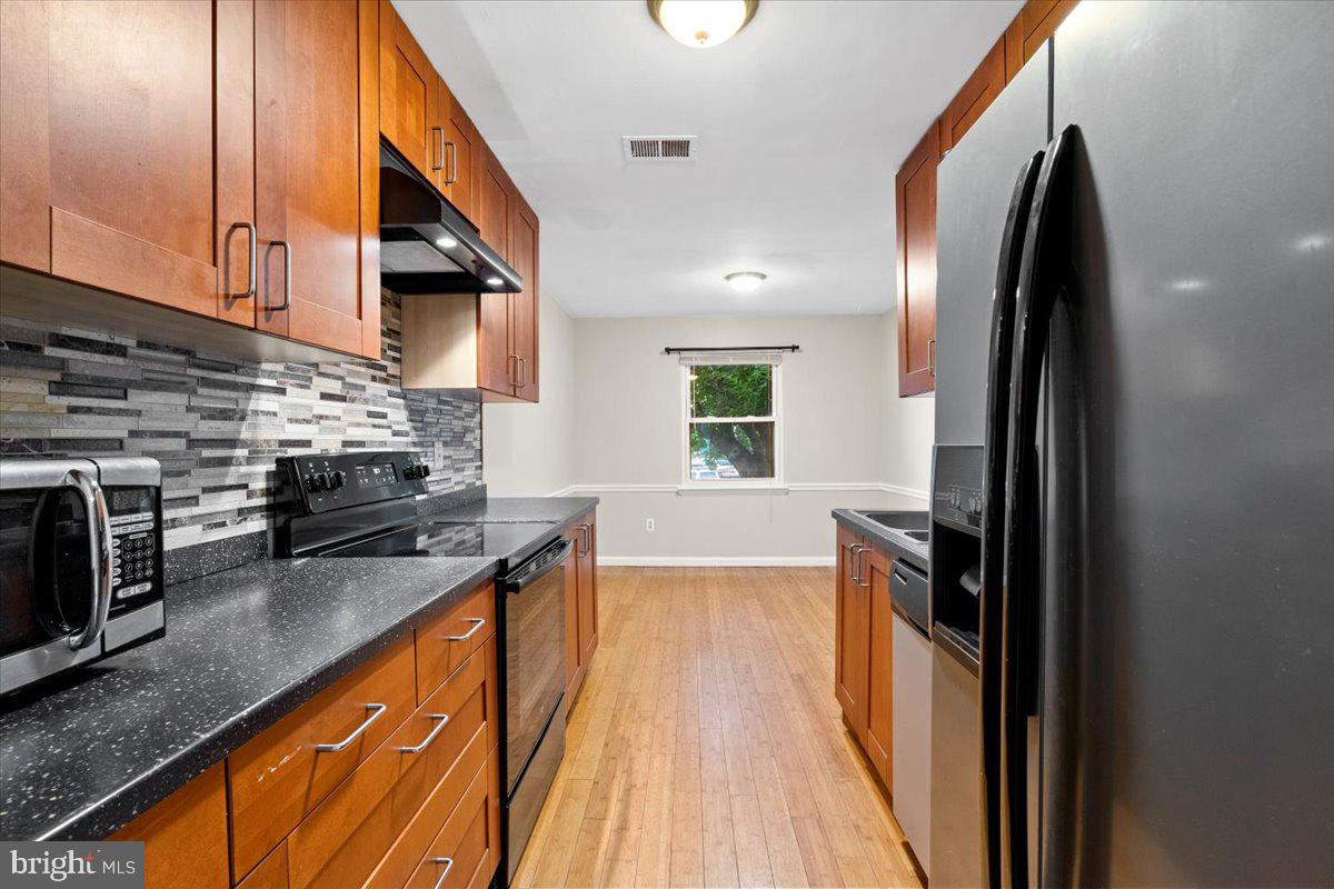 WILLOWCREST - Residential Lease