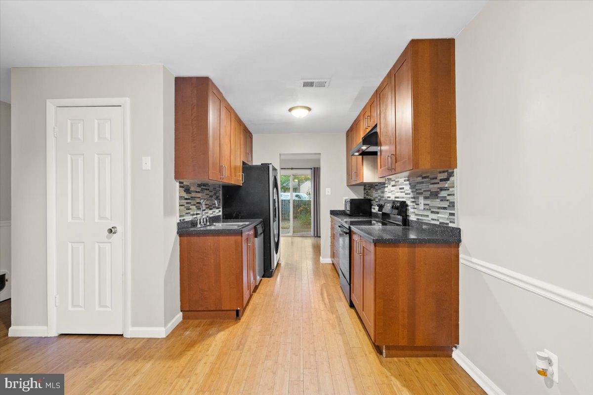 WILLOWCREST - Residential Lease