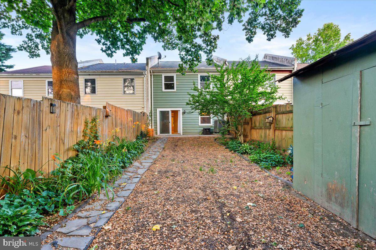 WILLOWCREST - Residential Lease