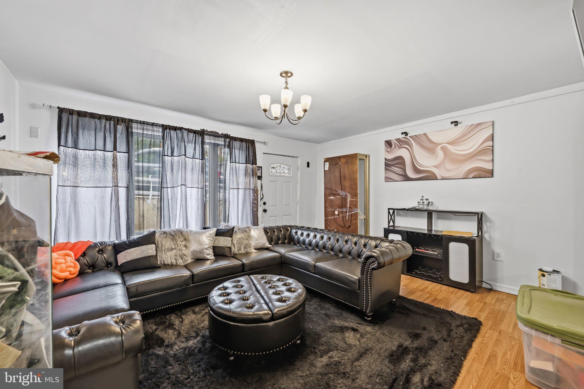 305 W WASHINGTON STREET