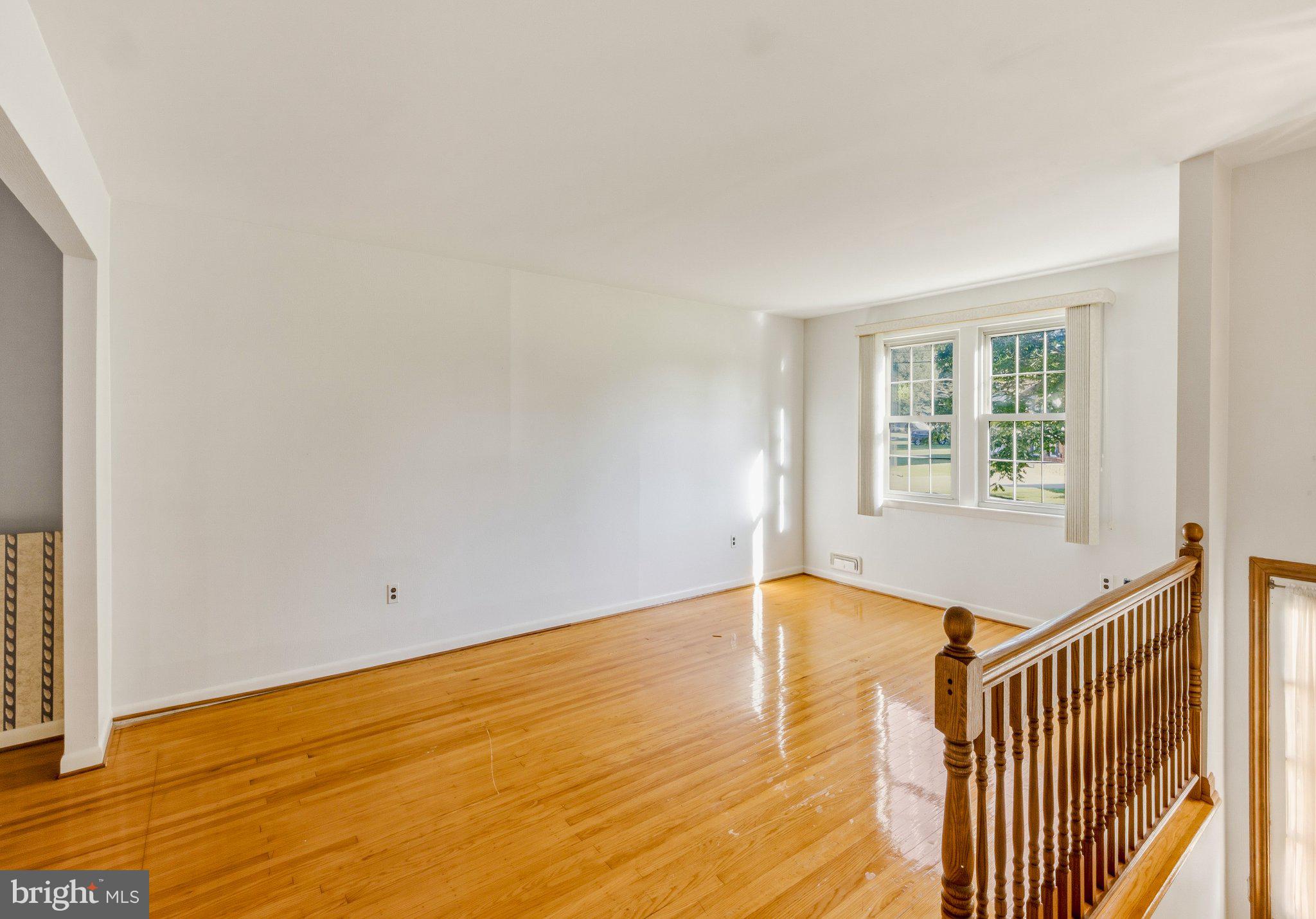 60 SARATOGA ROAD