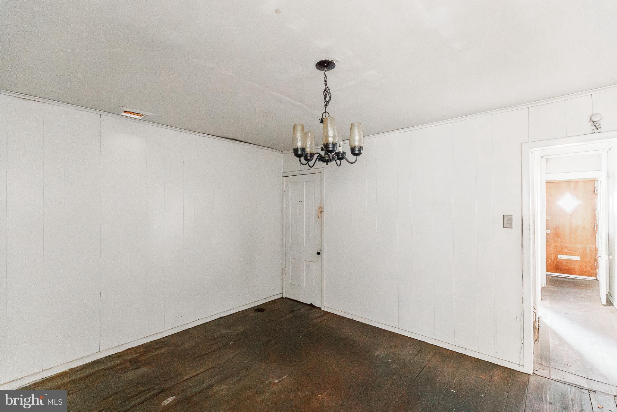 SQUIRREL HILL - Residential