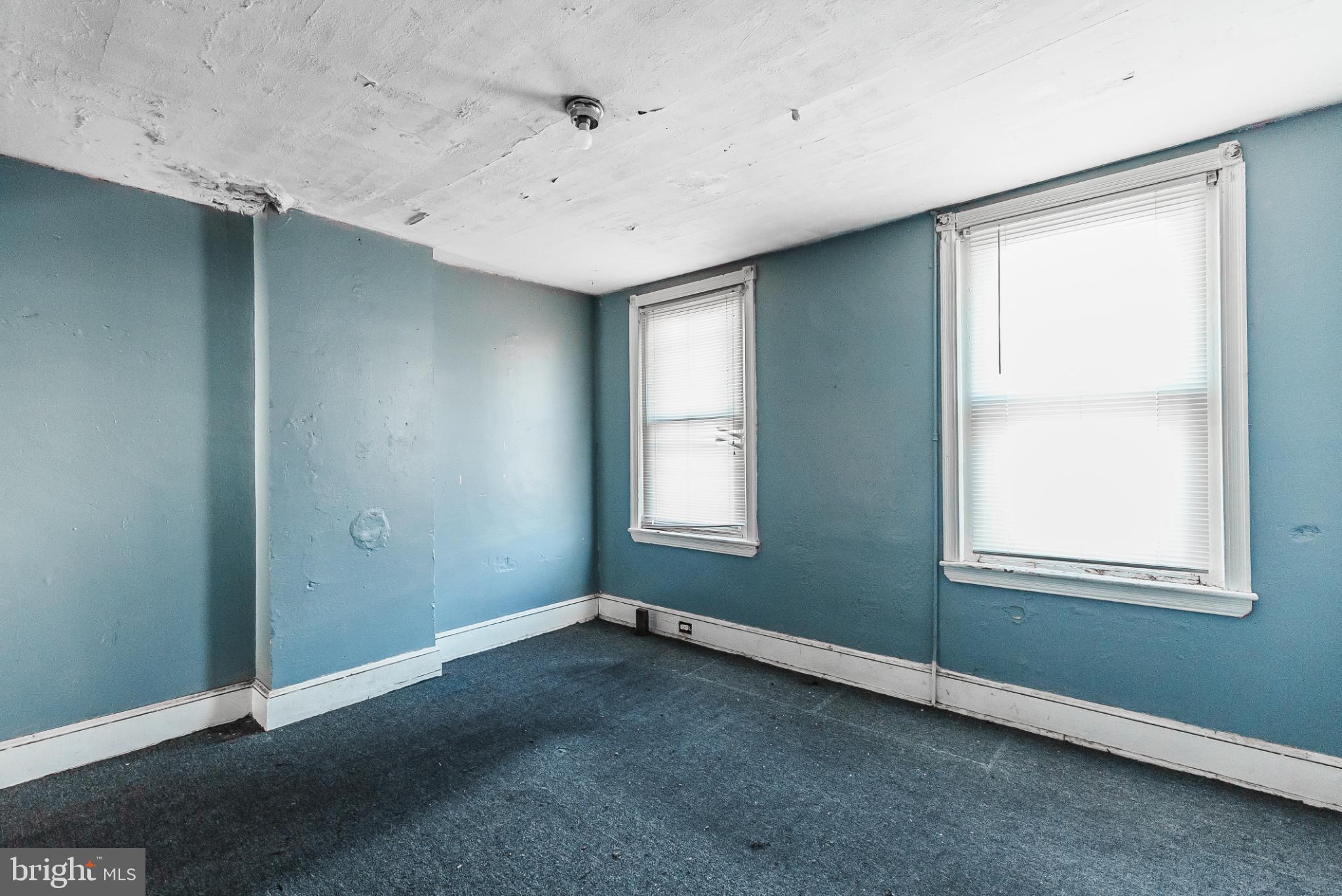 SQUIRREL HILL - Residential