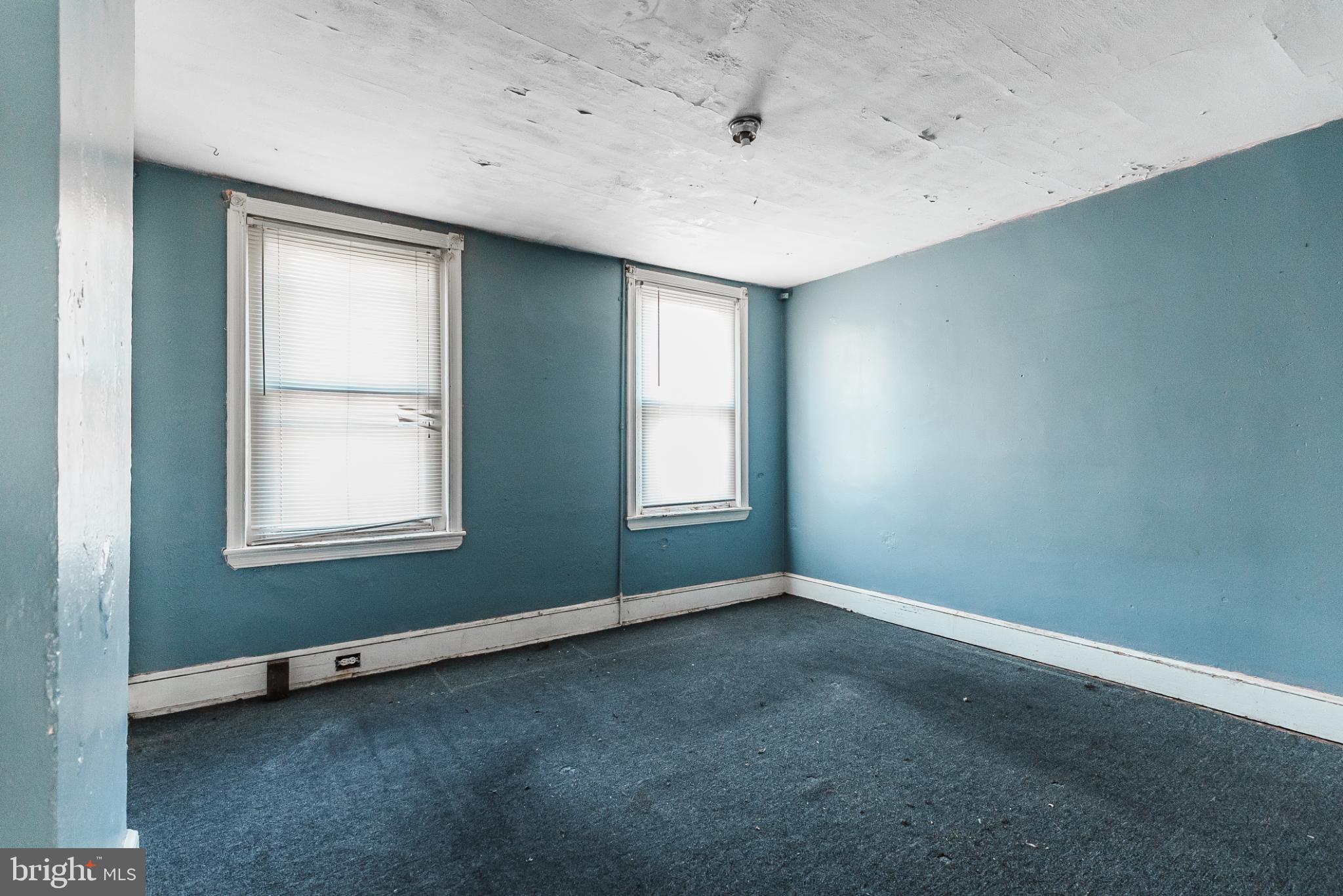 SQUIRREL HILL - Residential