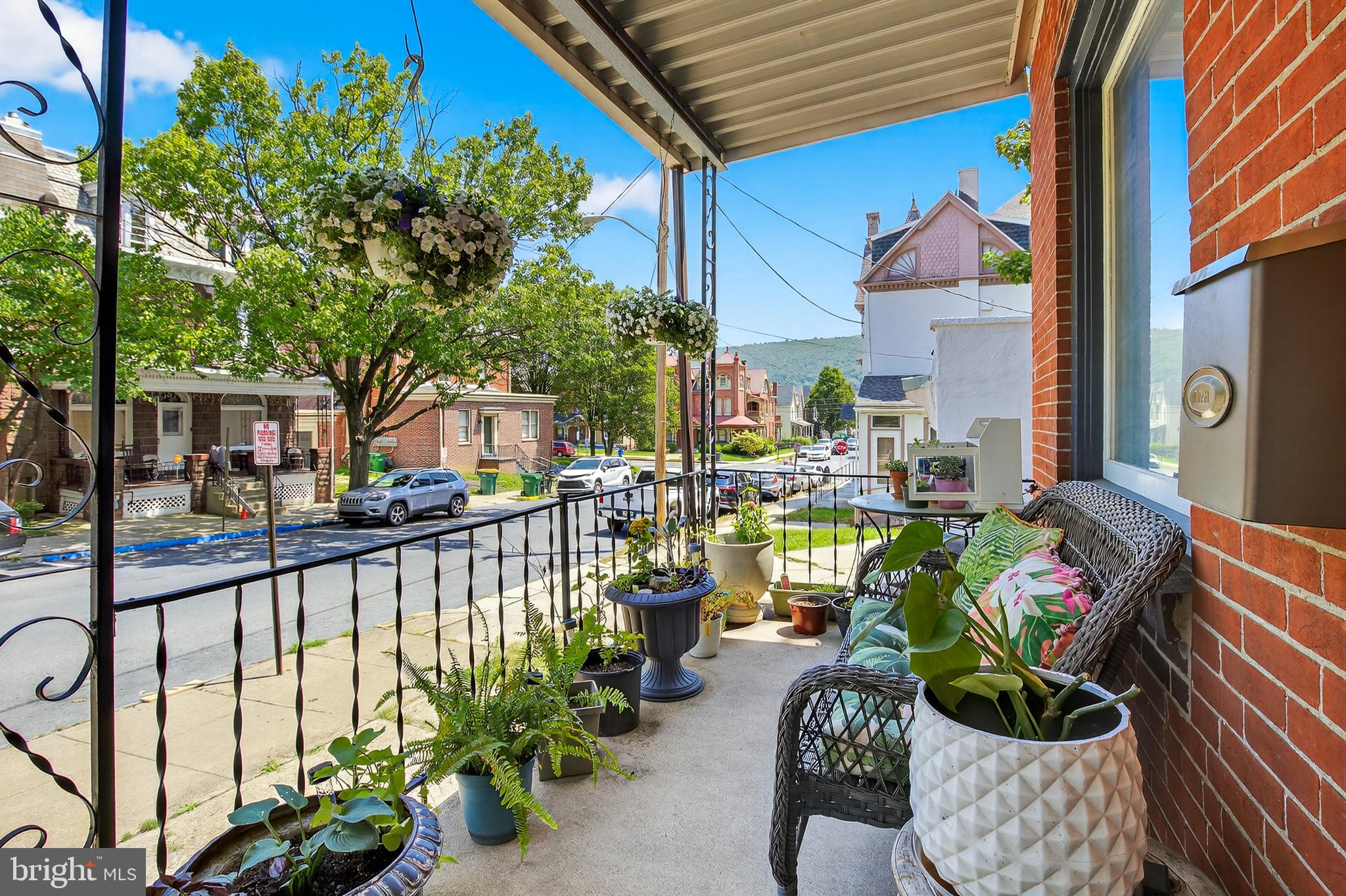 456 DOUGLASS STREET
