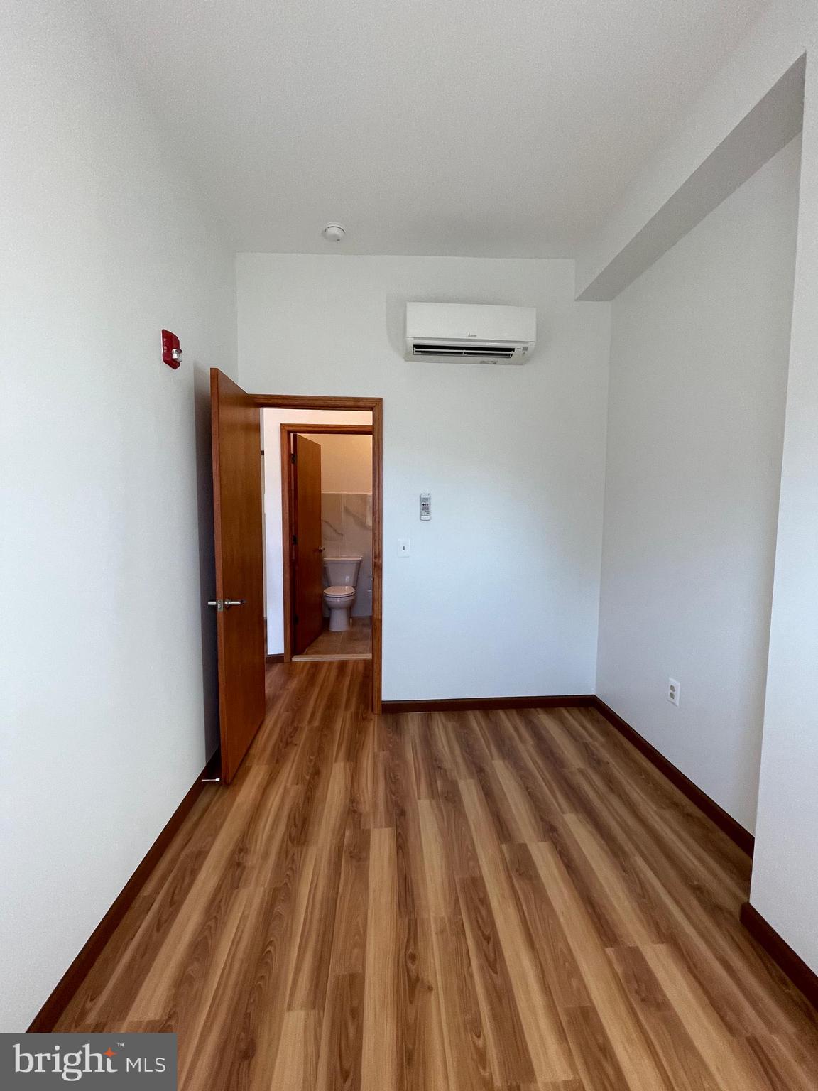 CHINATOWN - Residential Lease