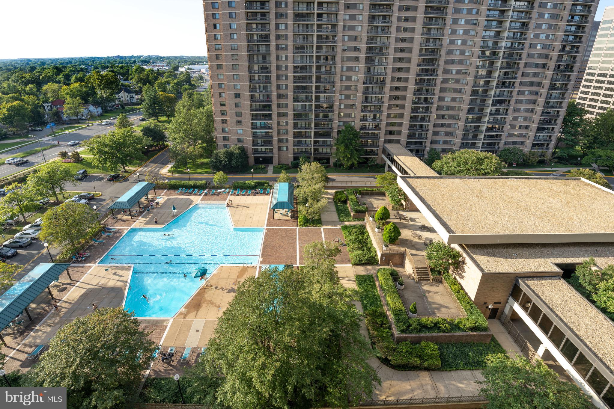 SKYLINE SQUARE CONDO - Residential Lease