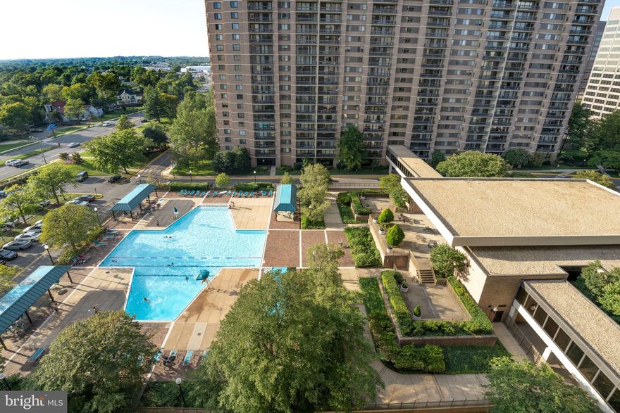 Bright, spacious one-bedroom and one-bath condo, Marshall model, 956 sq ft. New windows, new fridge, new fresh paint. Eat-in kitchen, dining room with chair railing, washer and dryer in unit. One underground garage space. Great views from a large balcony. Rent includes all utilities except electric and communications—secure building with a 24-hour manned desk that receives oversized mail. Amenities include a library, two party rooms, extra storage, a gym, and a swimming pool.