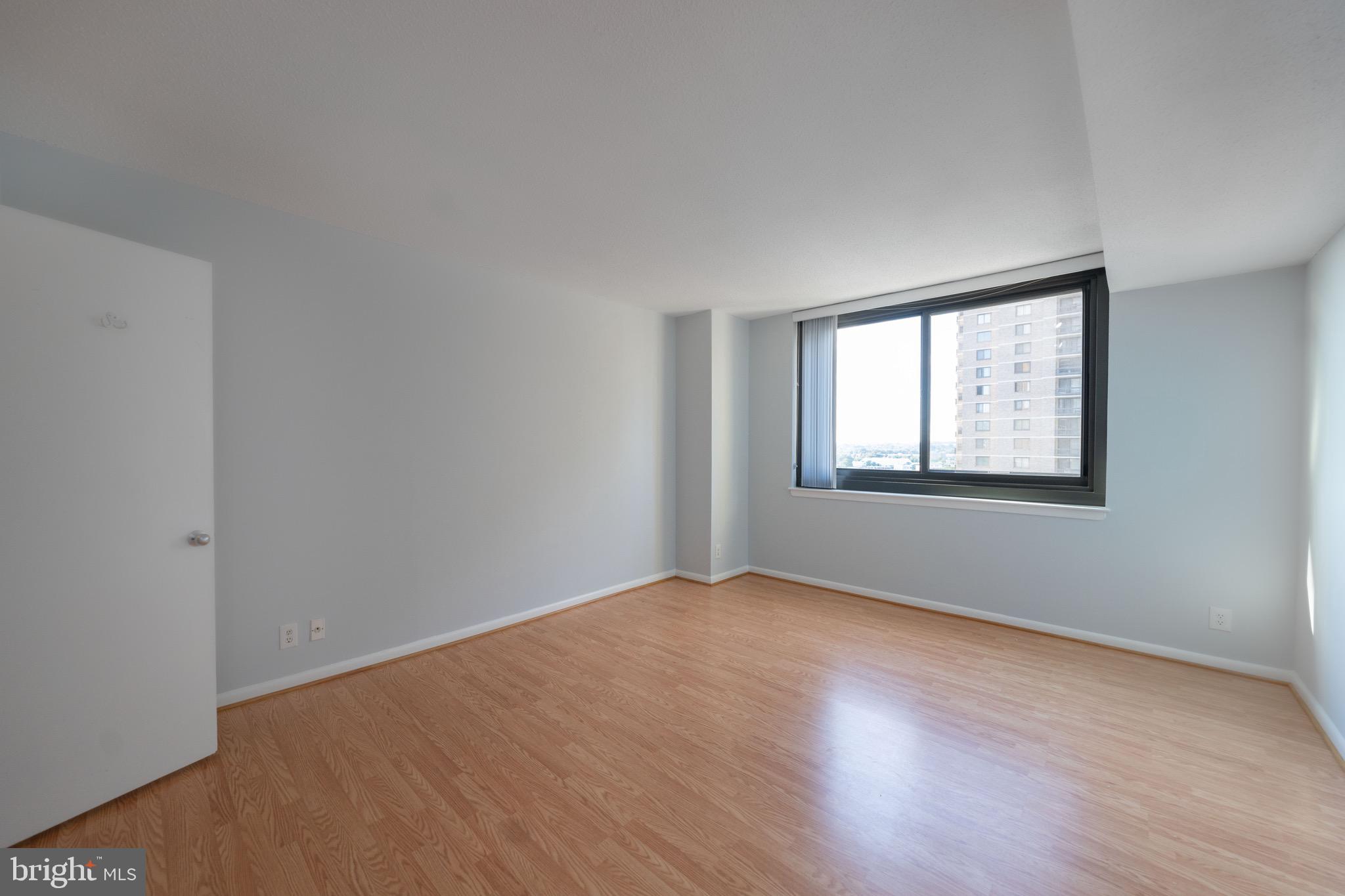 SKYLINE SQUARE CONDO - Residential Lease