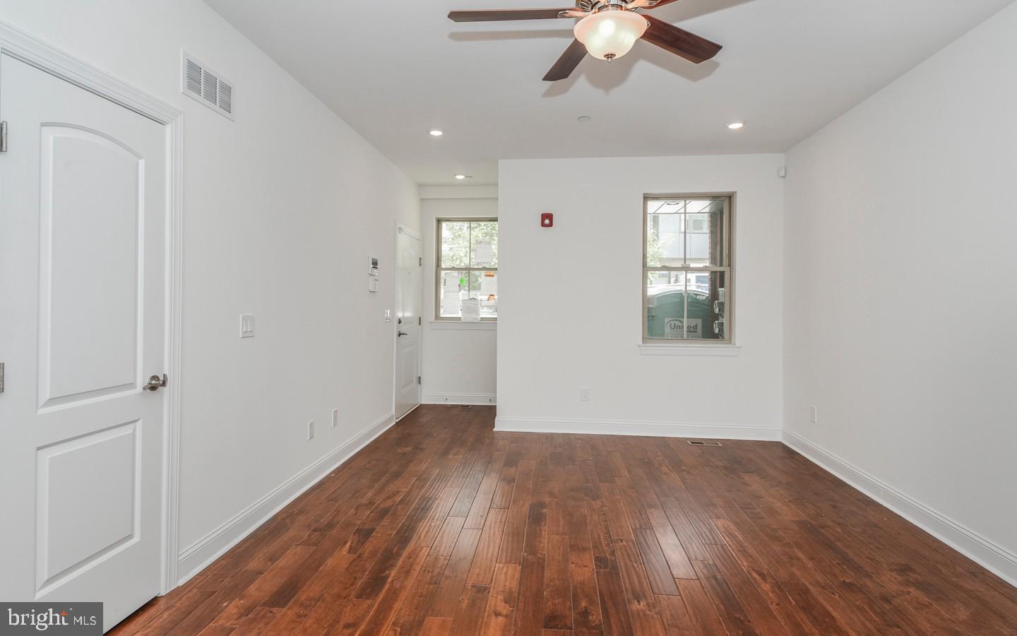 EAST KENSINGTON - Residential Lease