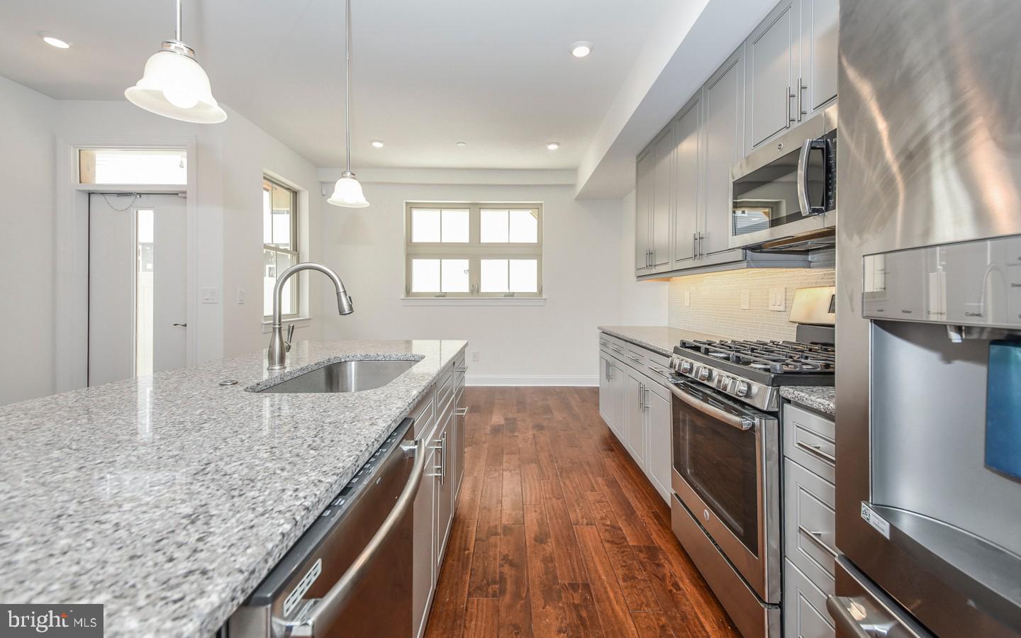 EAST KENSINGTON - Residential Lease