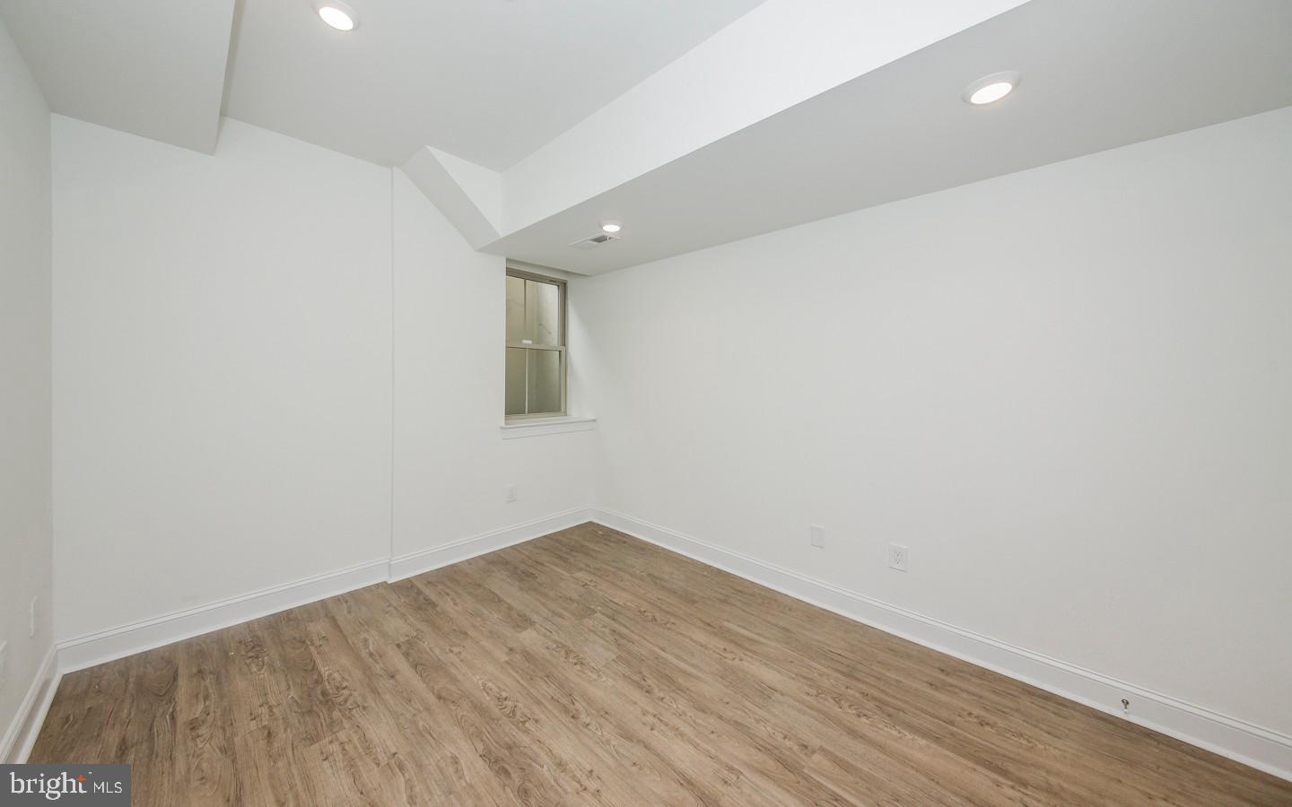 EAST KENSINGTON - Residential Lease