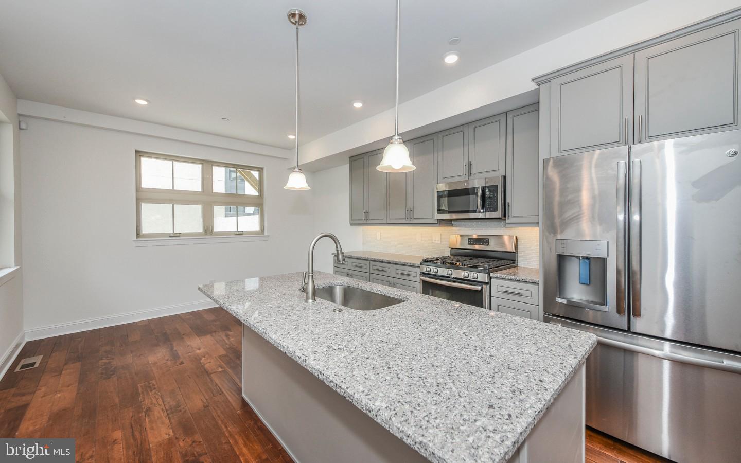 EAST KENSINGTON - Residential Lease