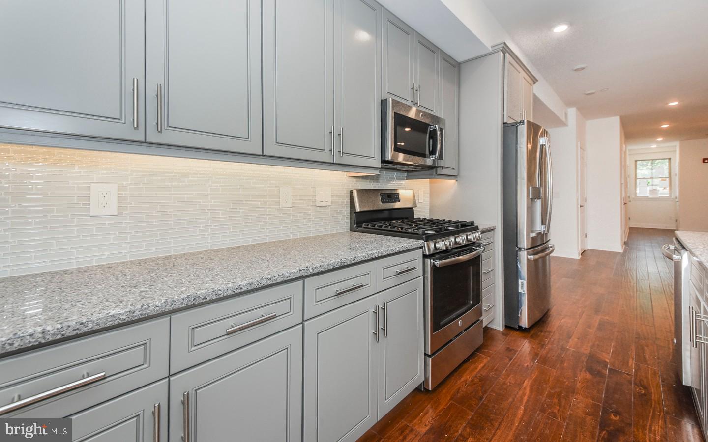 EAST KENSINGTON - Residential Lease