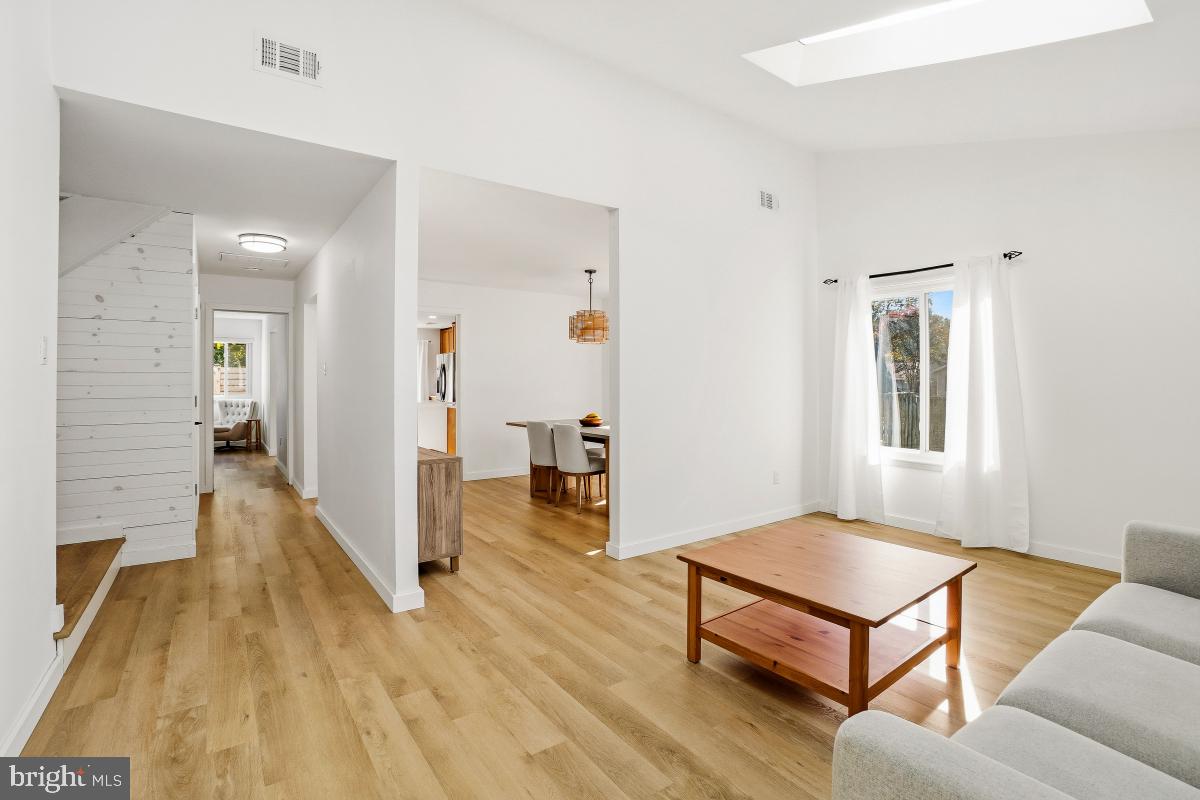 1527 HIDDENBROOK DRIVE