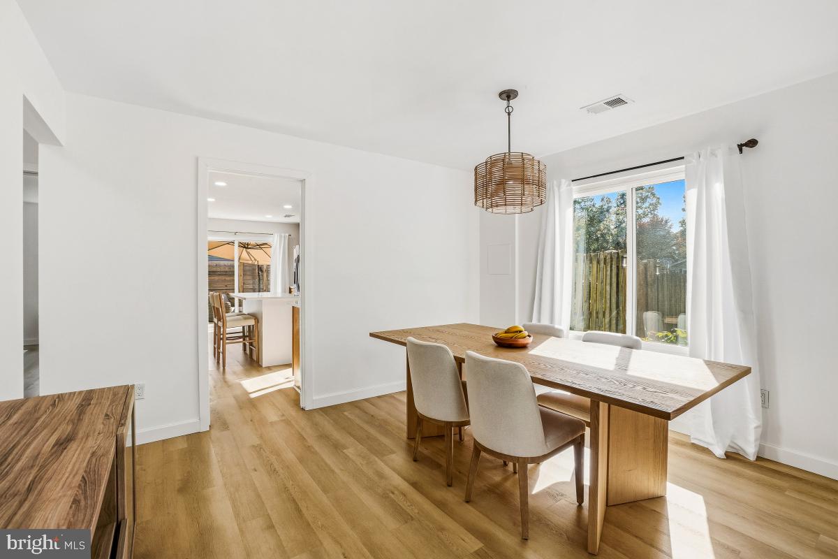 1527 HIDDENBROOK DRIVE