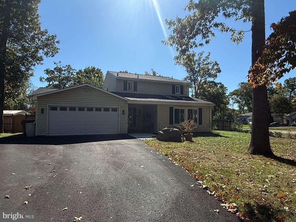 Photo of 1527 Hiddenbrook Drive, HERNDON, VA 20170 (MLS # VAFX2275406)