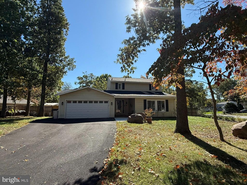 Photo of 1527 Hiddenbrook Drive, HERNDON, VA 20170 (MLS # VAFX2275406)