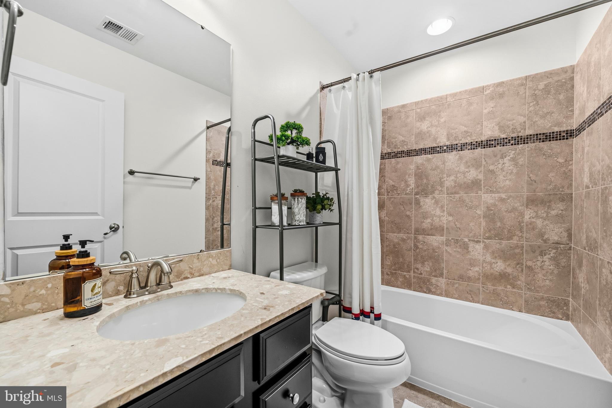 WENTWORTH GREEN - Residential