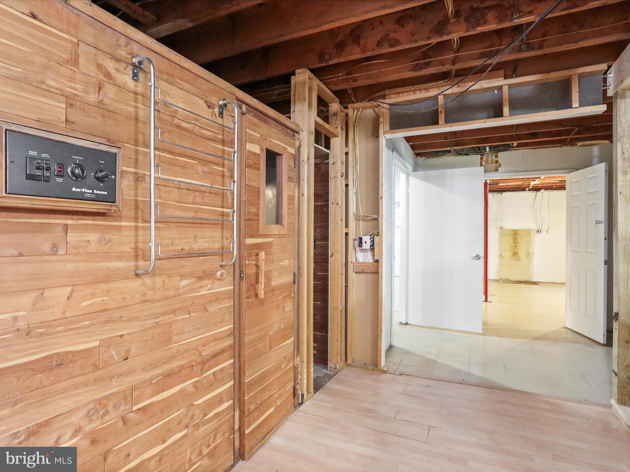 HIDDEN RIVER - Residential