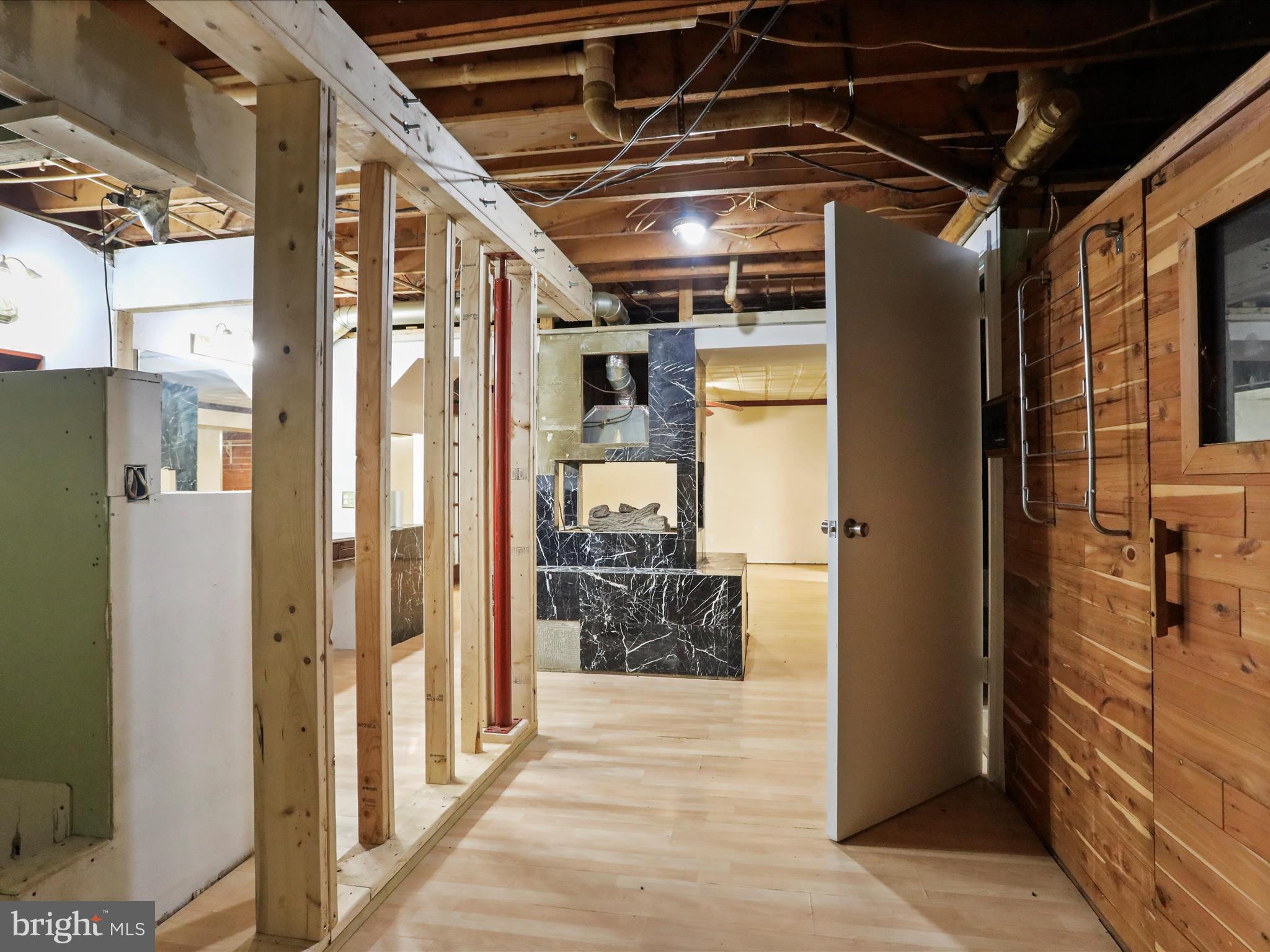 HIDDEN RIVER - Residential