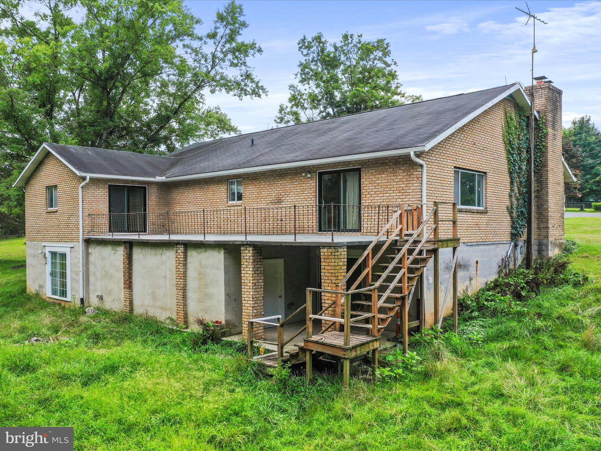 HIDDEN RIVER - Residential