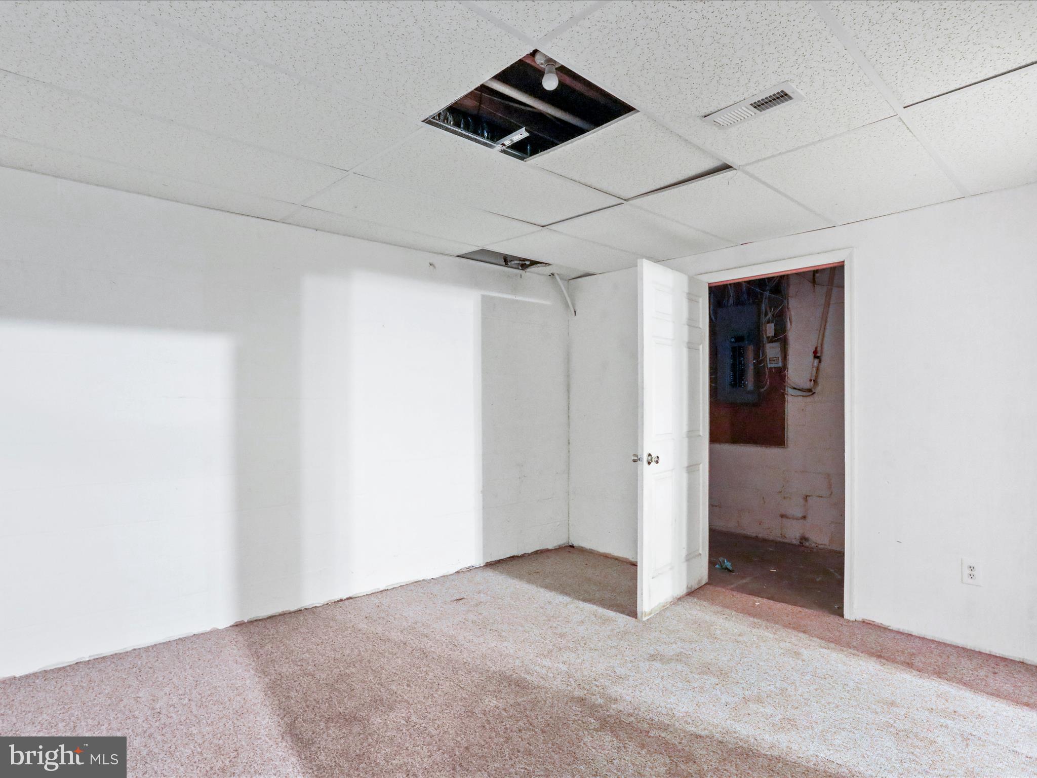 HIDDEN RIVER - Residential