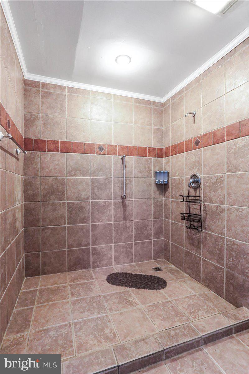 HIDDEN RIVER - Residential