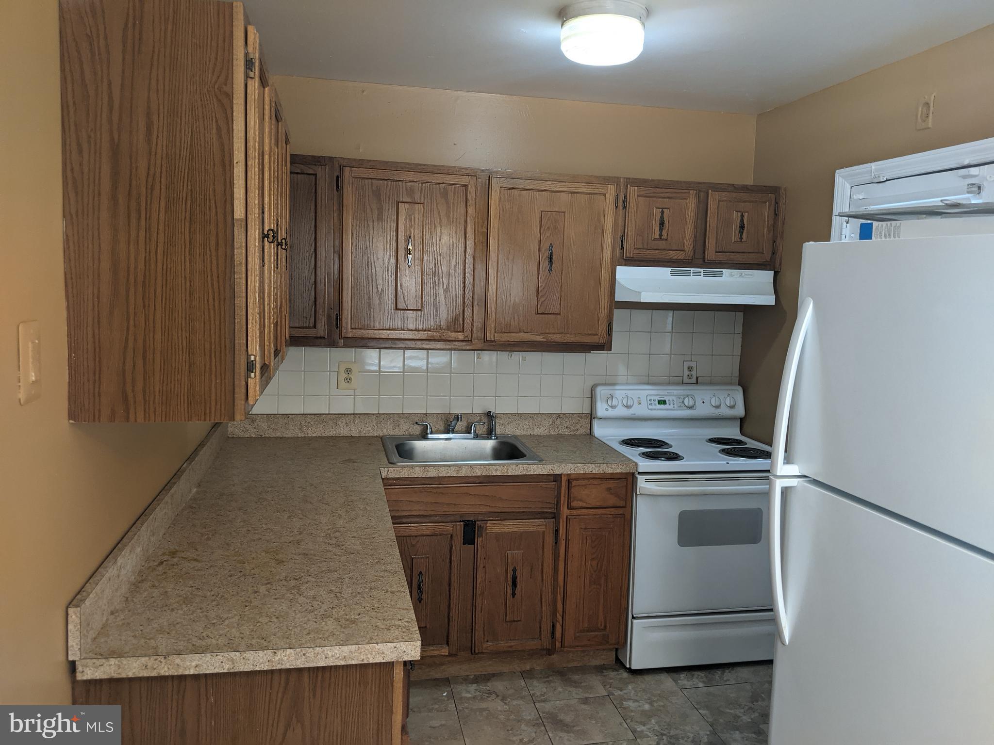 HIGHVIEW - Residential Lease