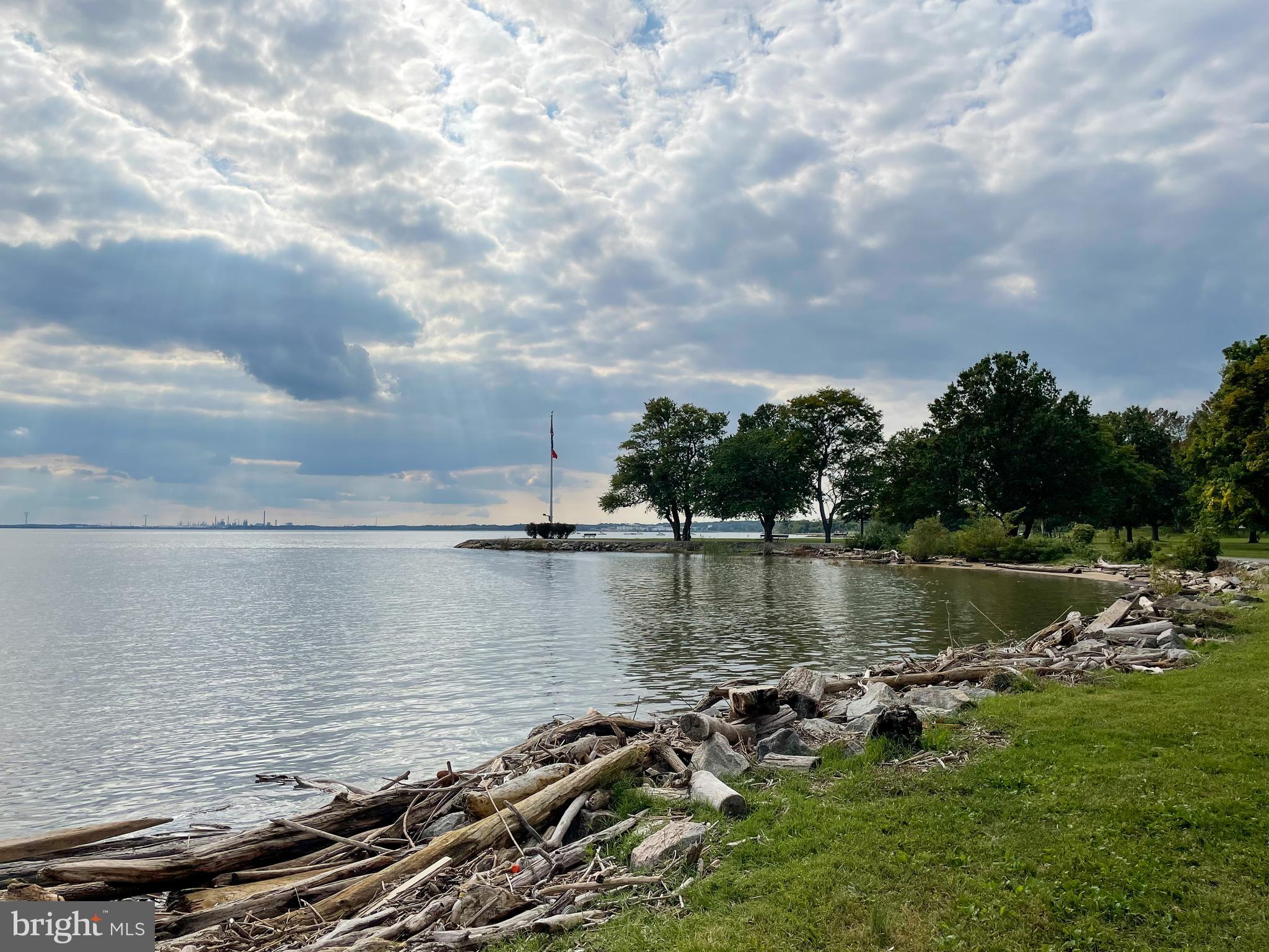 RIVERBEND - Residential