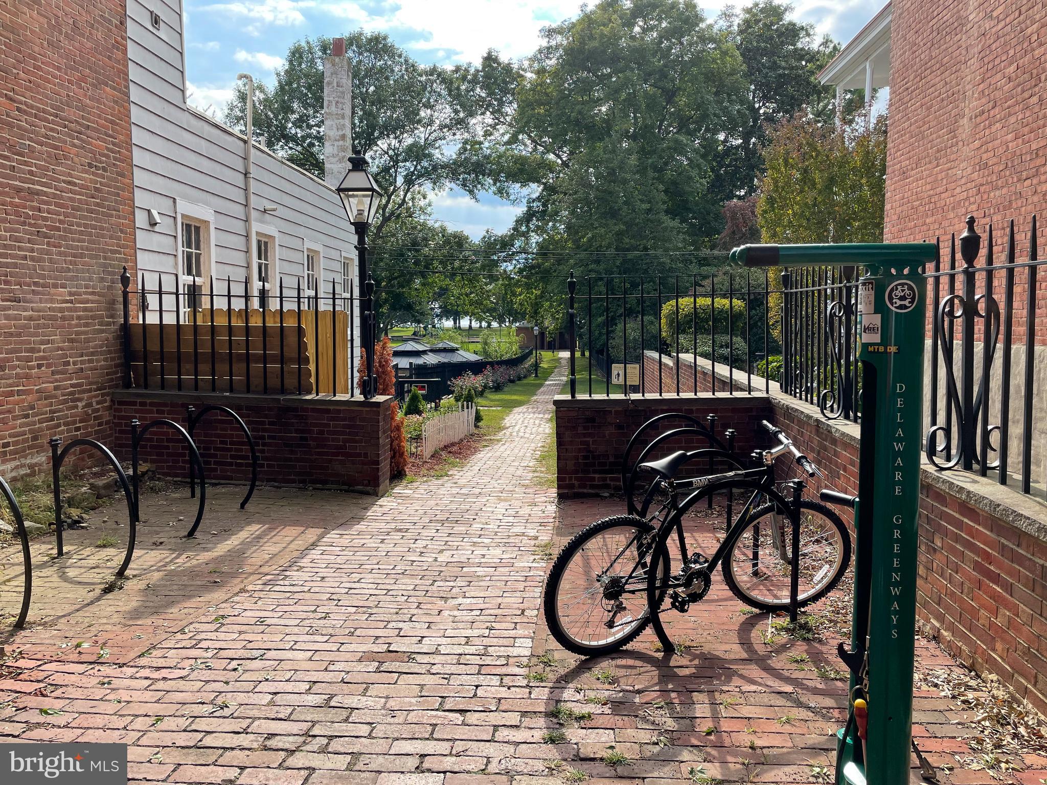 RIVERBEND - Residential