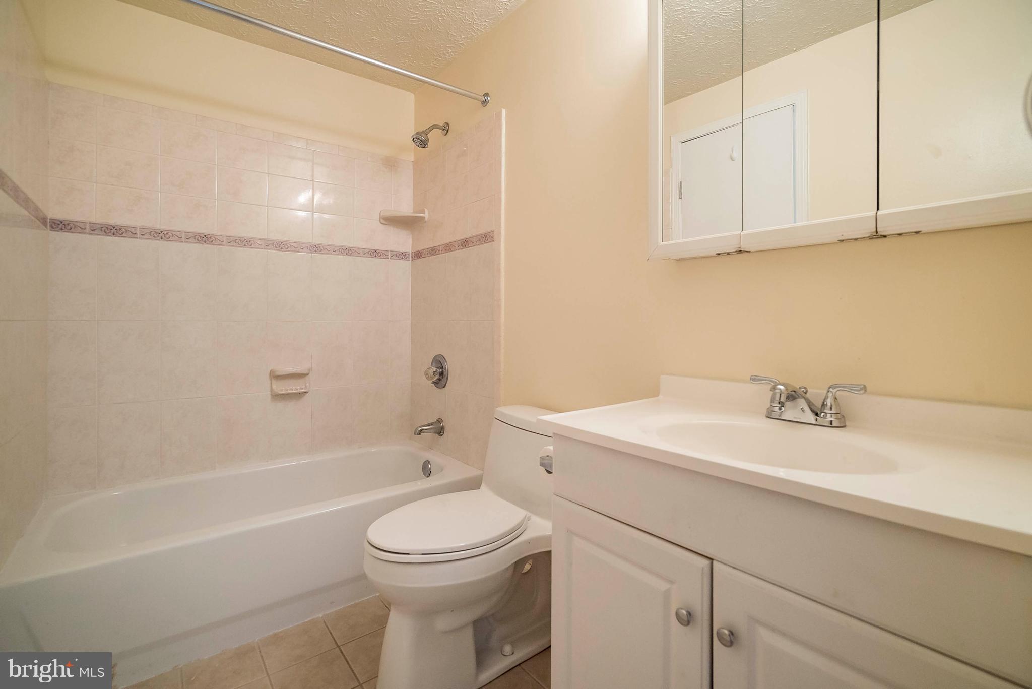 ALLEN POND TOWNHOUSES-PL - Residential