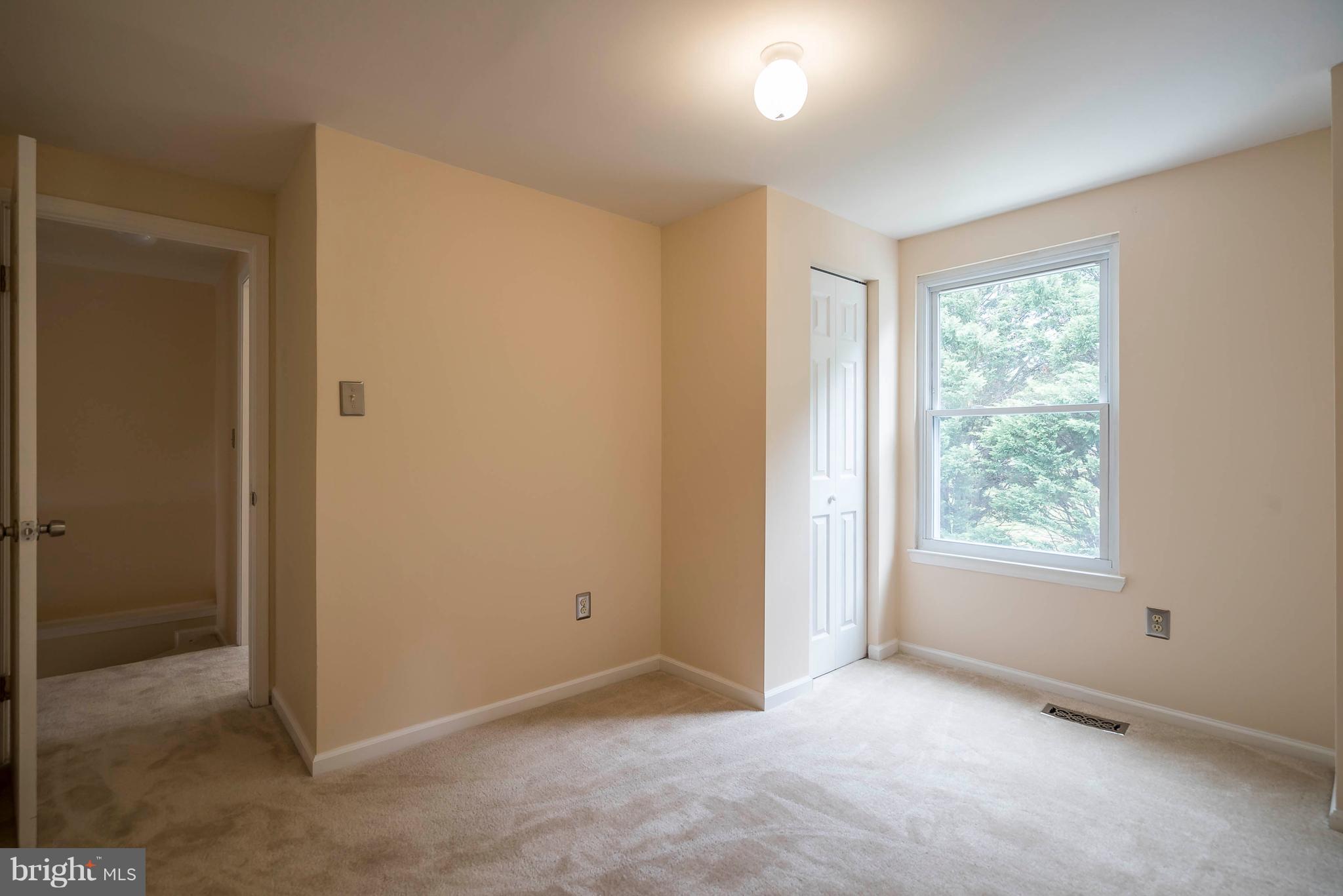 ALLEN POND TOWNHOUSES-PL - Residential