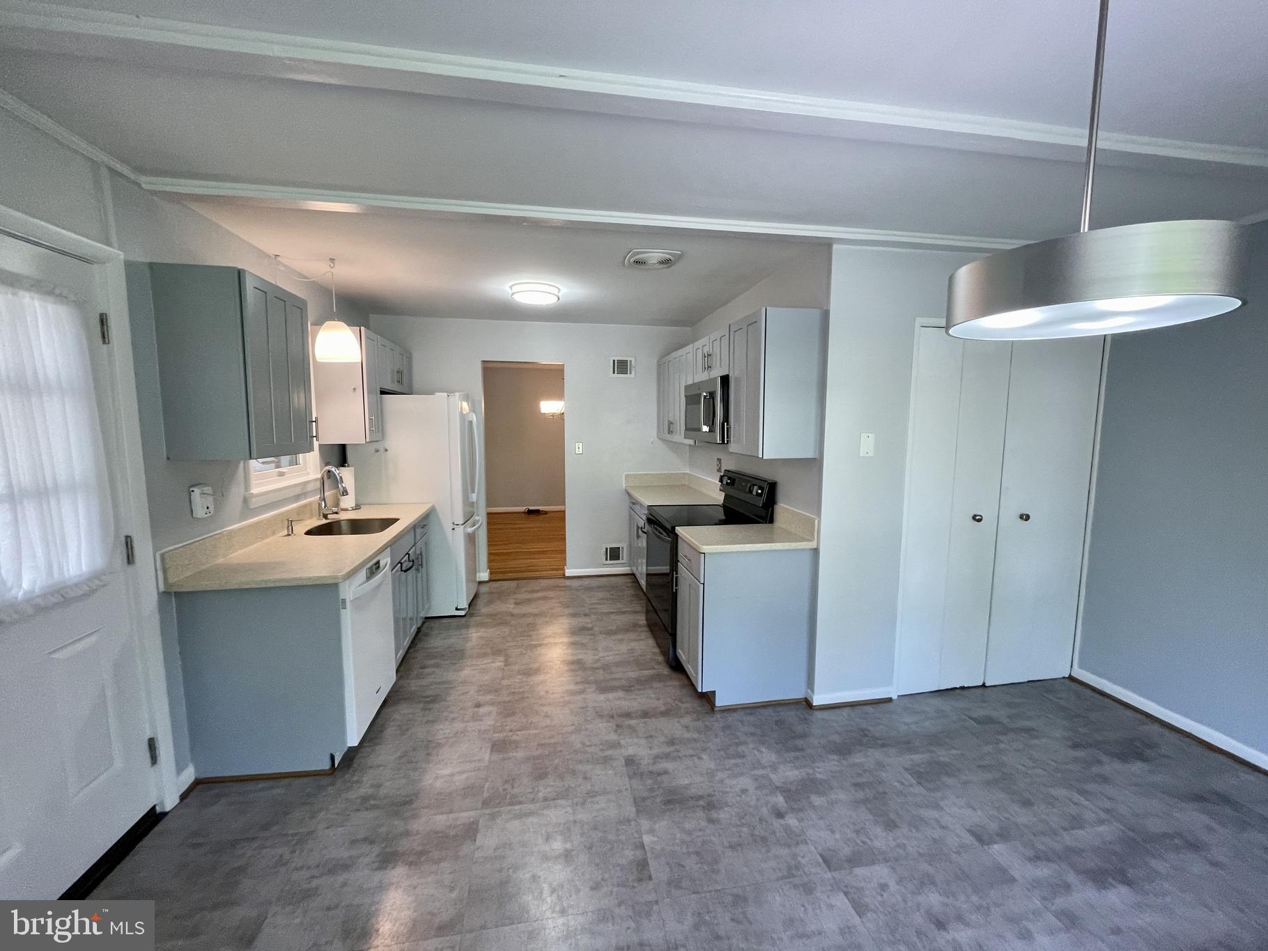 FOXHALL - Residential Lease