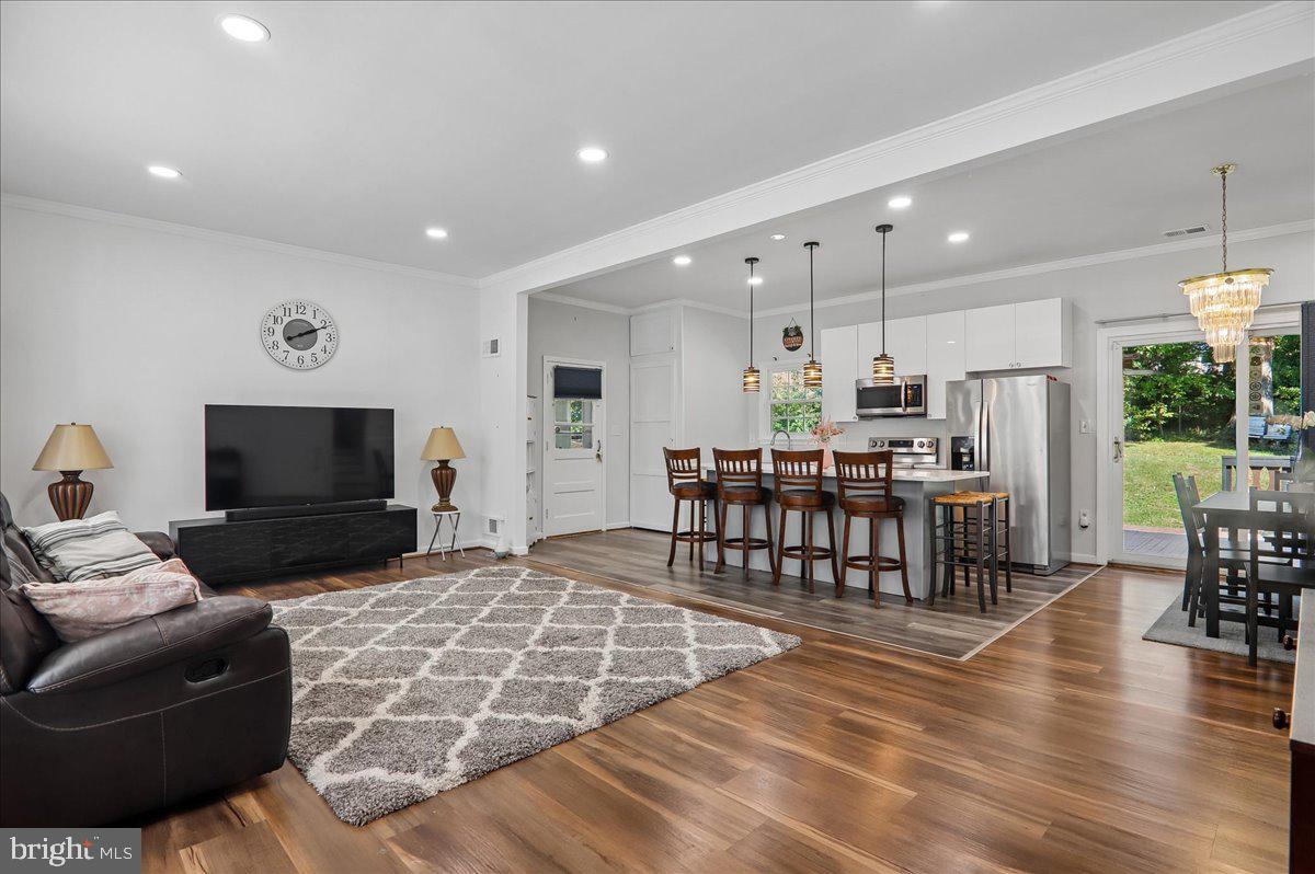 3112 CALVERTON BOULEVARD