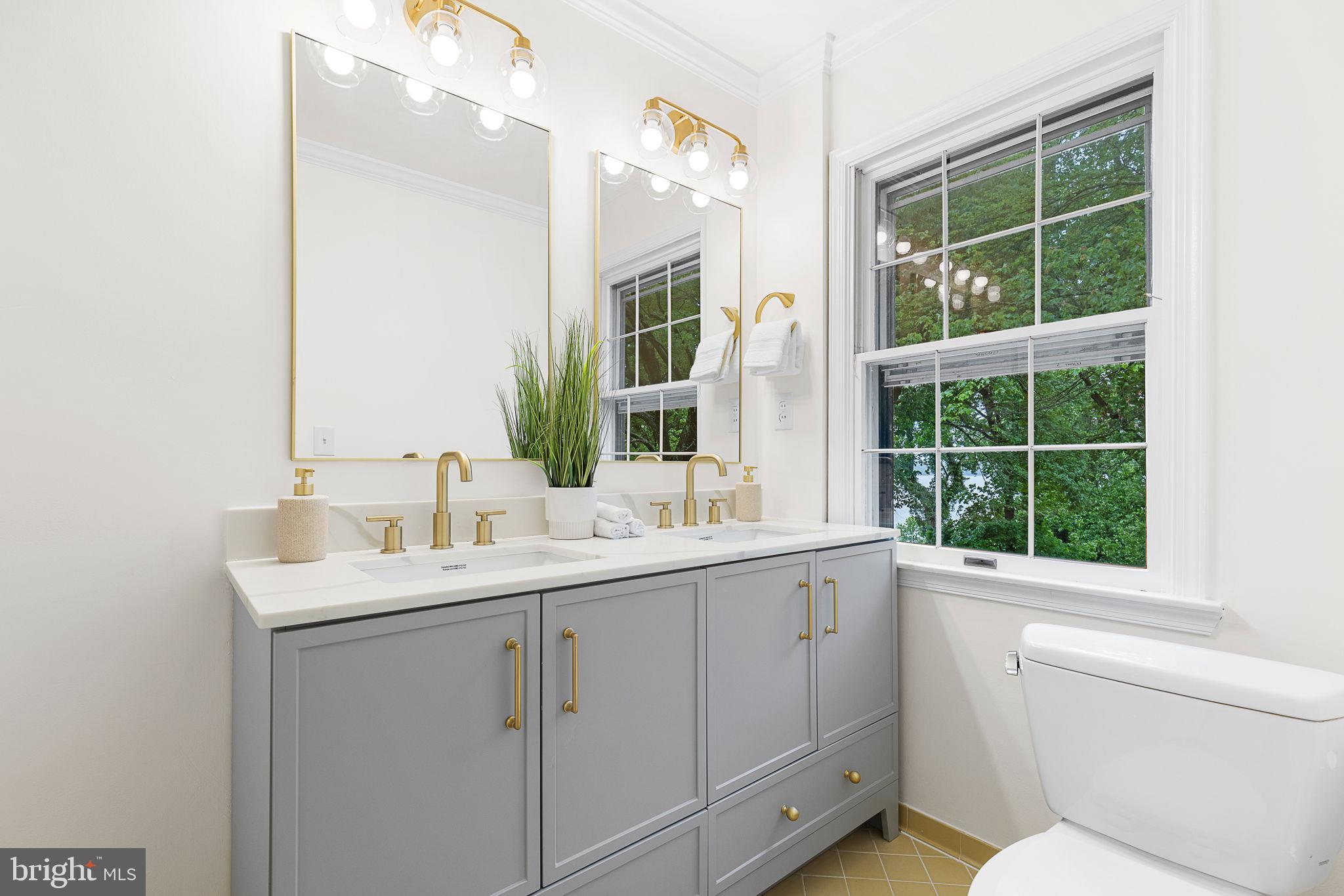 RIVERWOOD - Residential