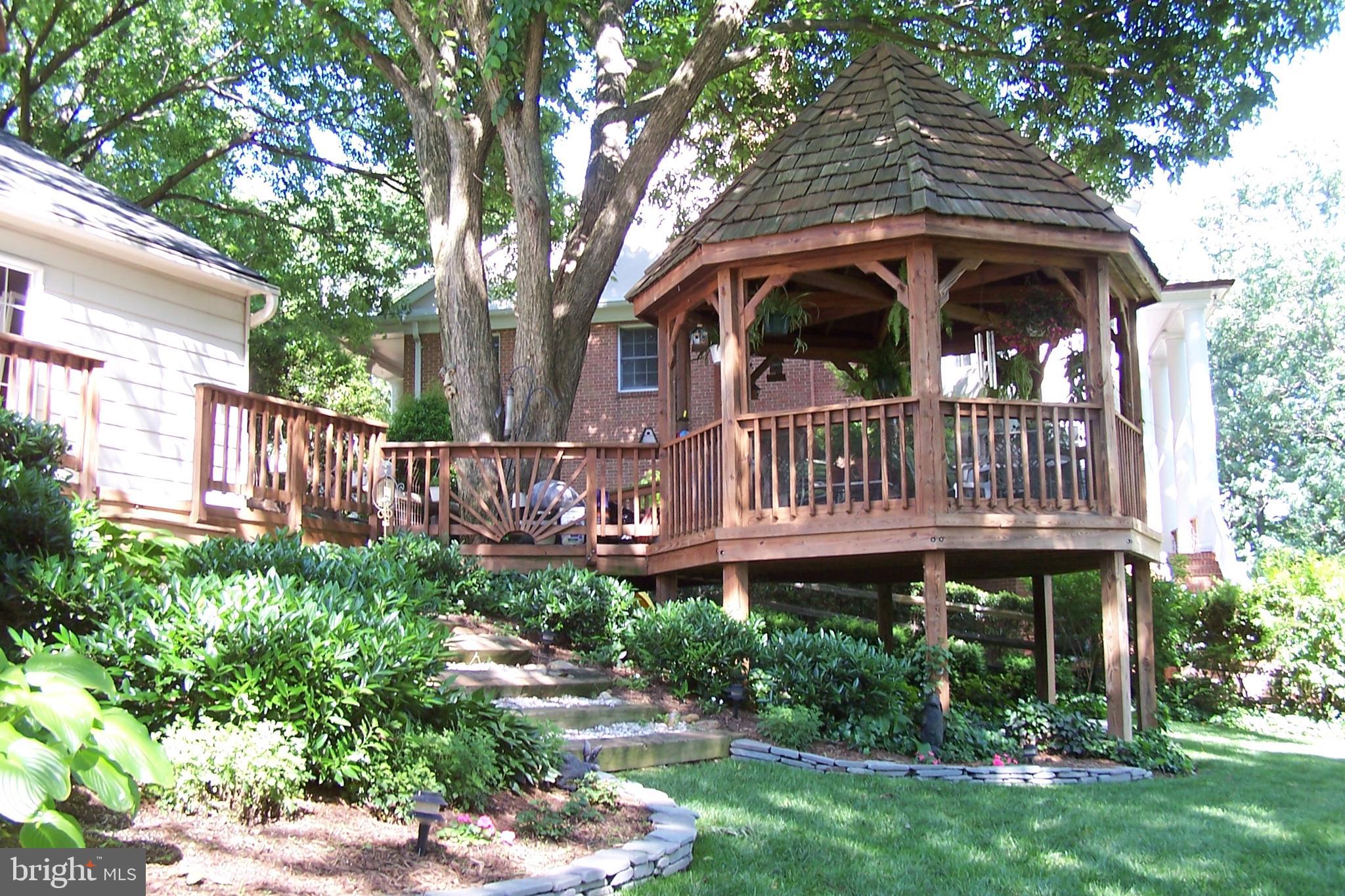 RIVERWOOD - Residential