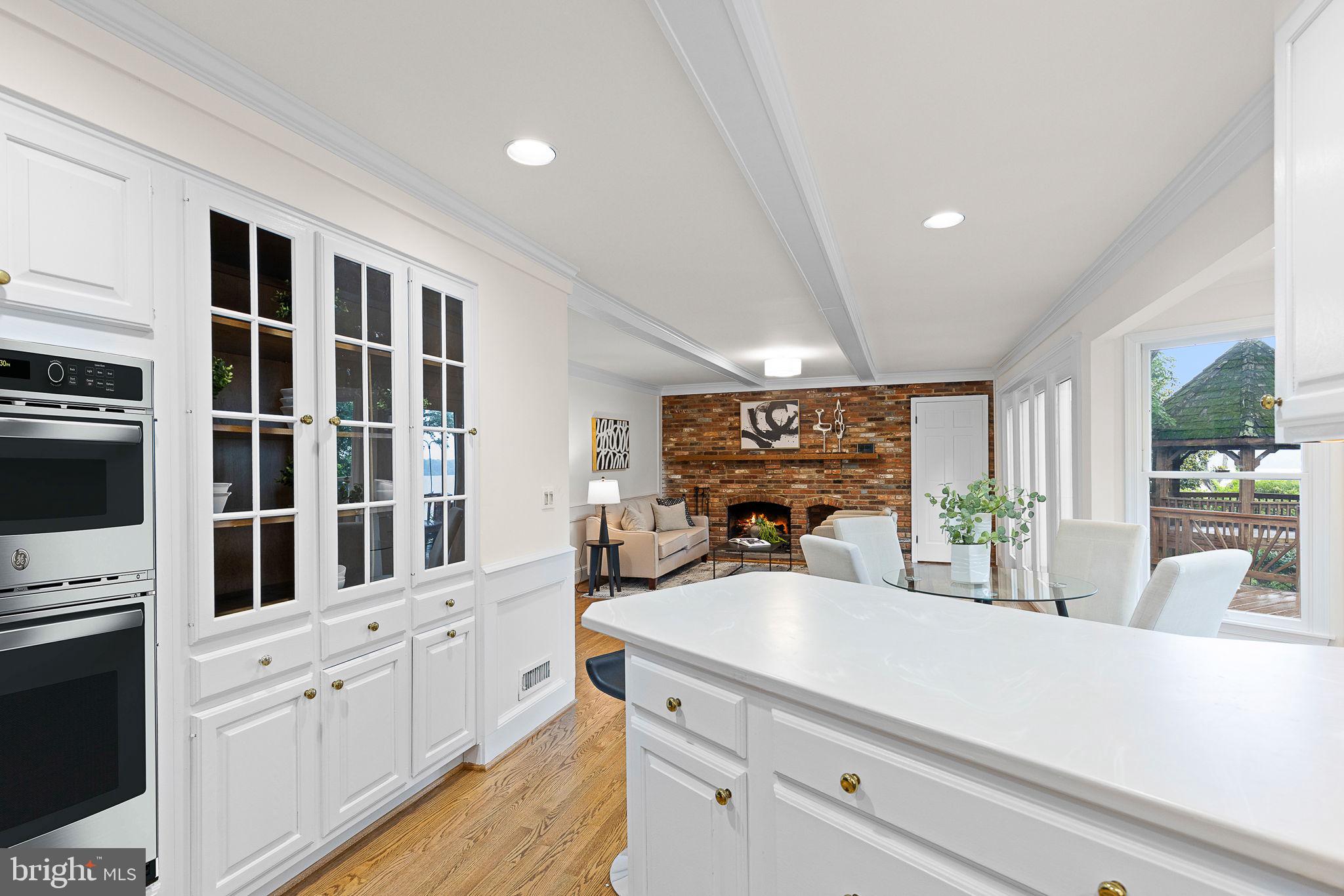 RIVERWOOD - Residential