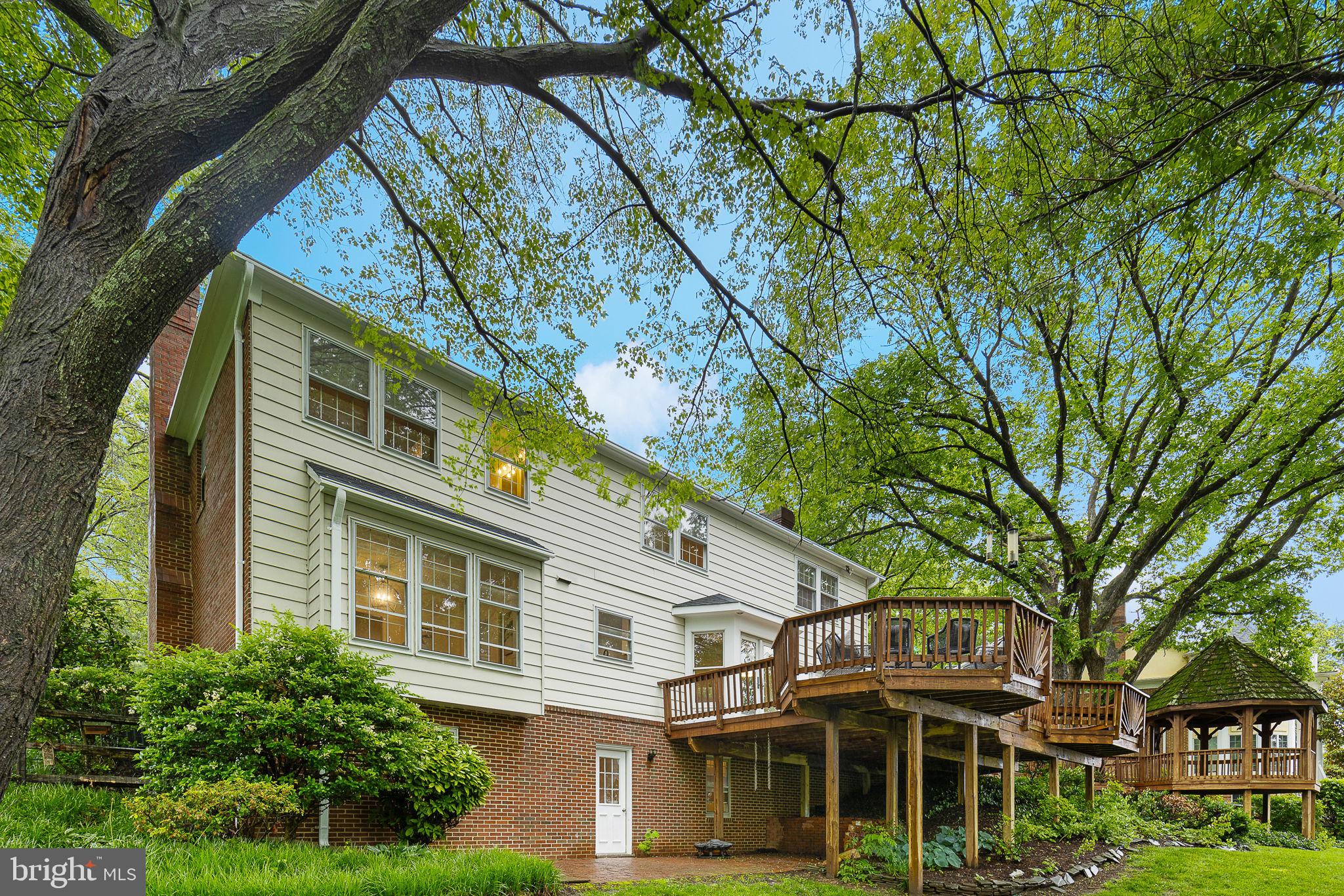 RIVERWOOD - Residential