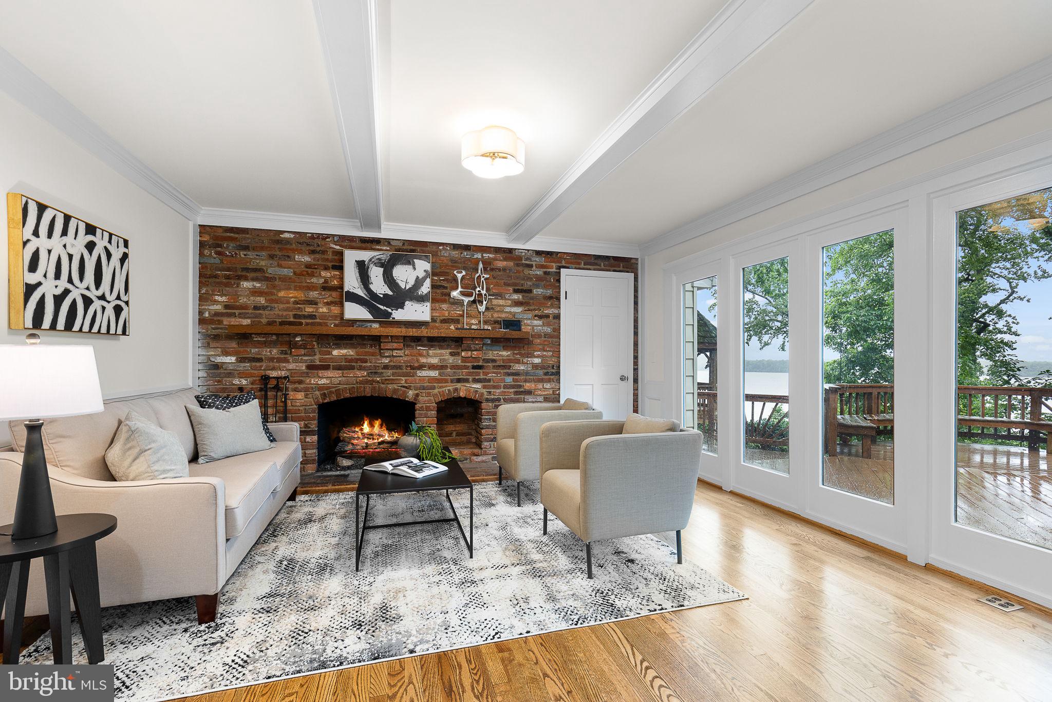 RIVERWOOD - Residential